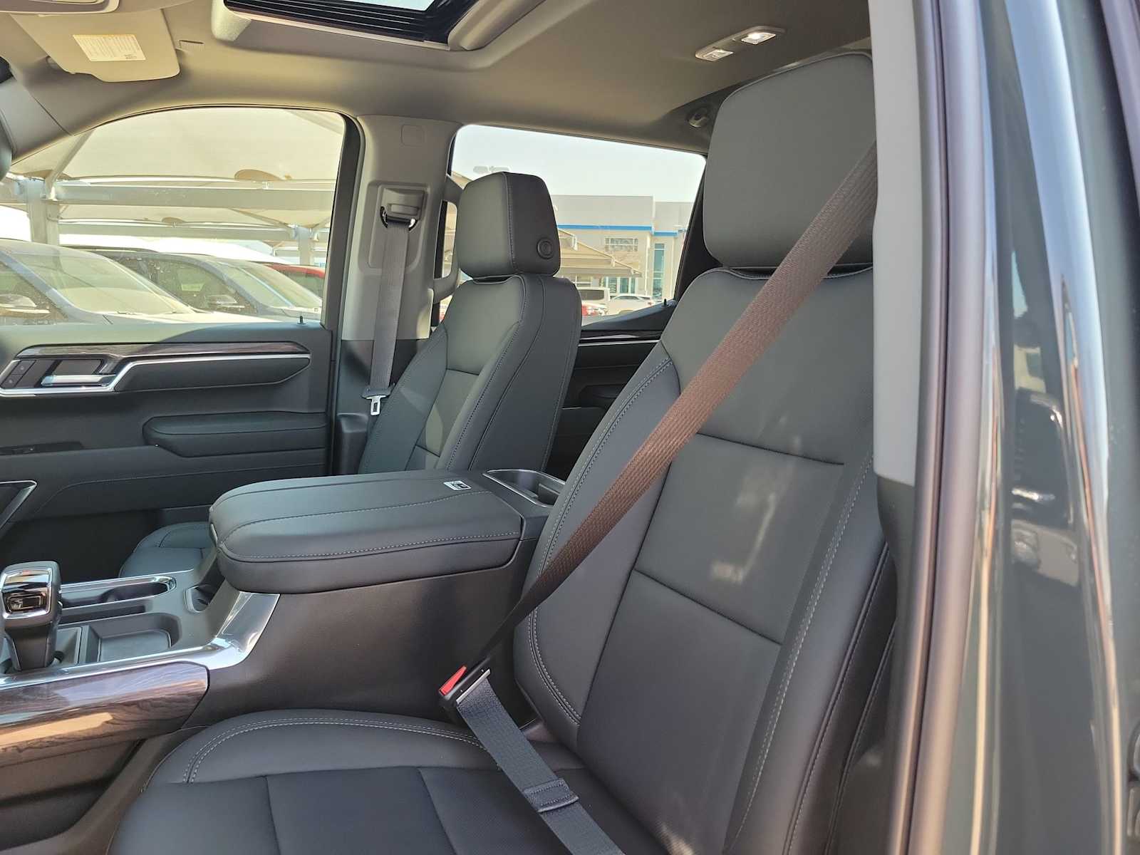 Thumbnail: 2026 Chevrolet Silverado 1500 - 7