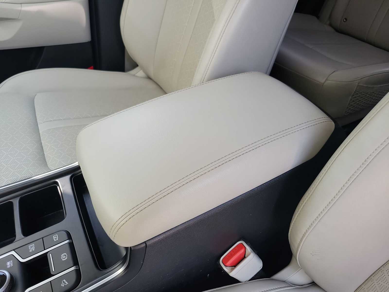 Thumbnail: 2023 Kia Sorento - 16