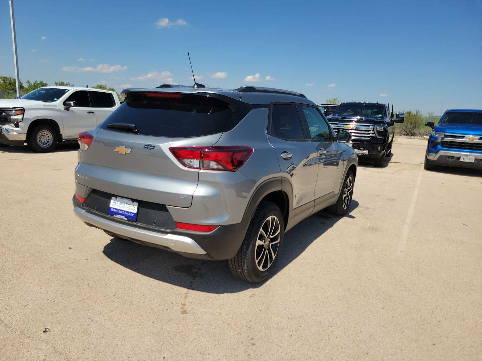 Thumbnail: 2026 Chevrolet TrailBlazer - 8