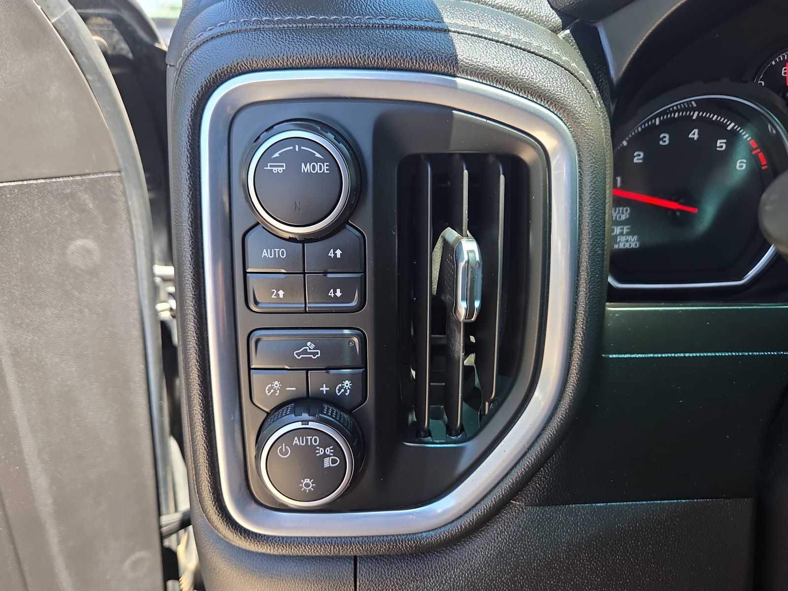 Thumbnail: 2021 Chevrolet Silverado 1500 - 23