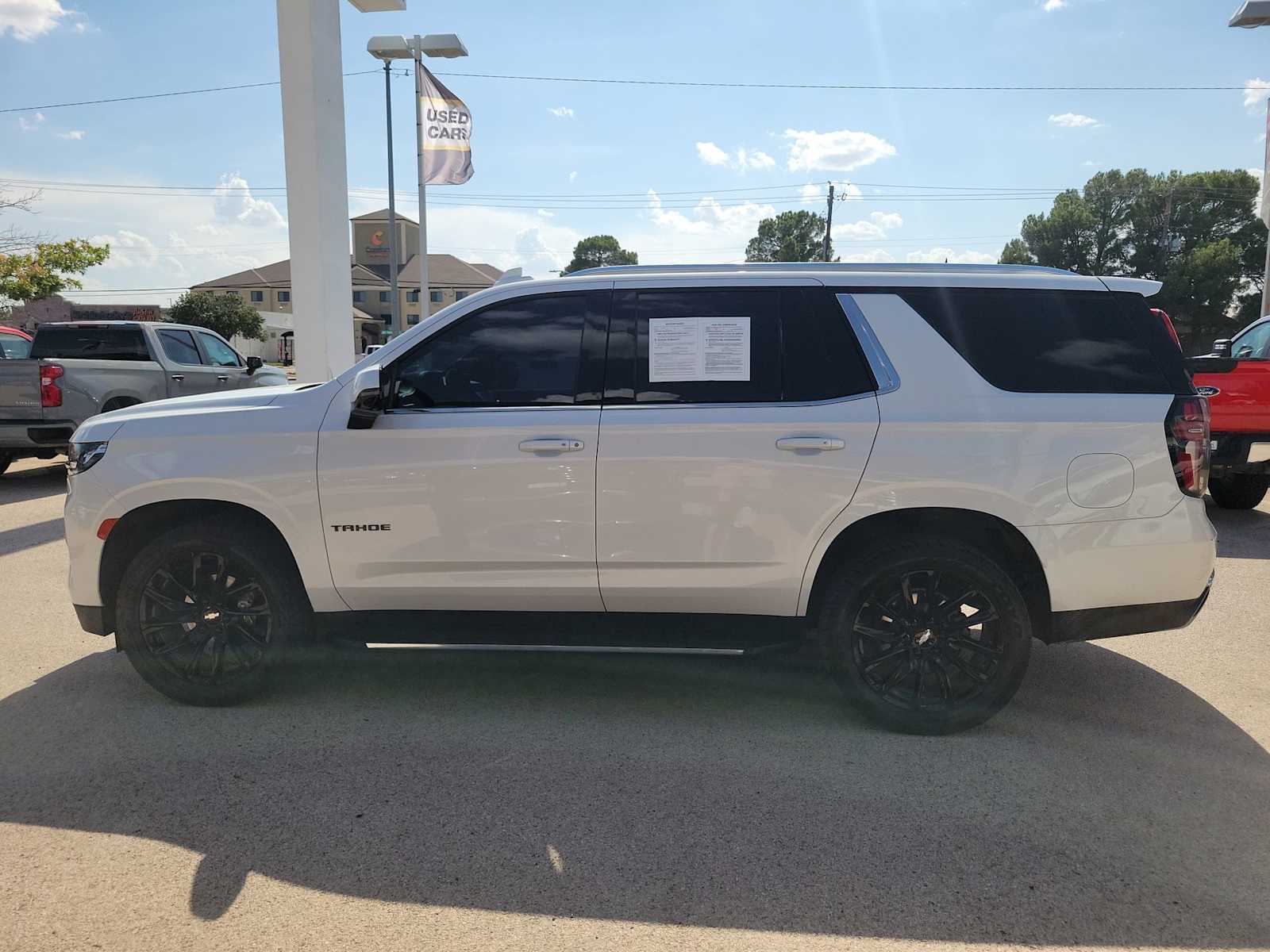 Thumbnail: 2022 Chevrolet Tahoe - 3