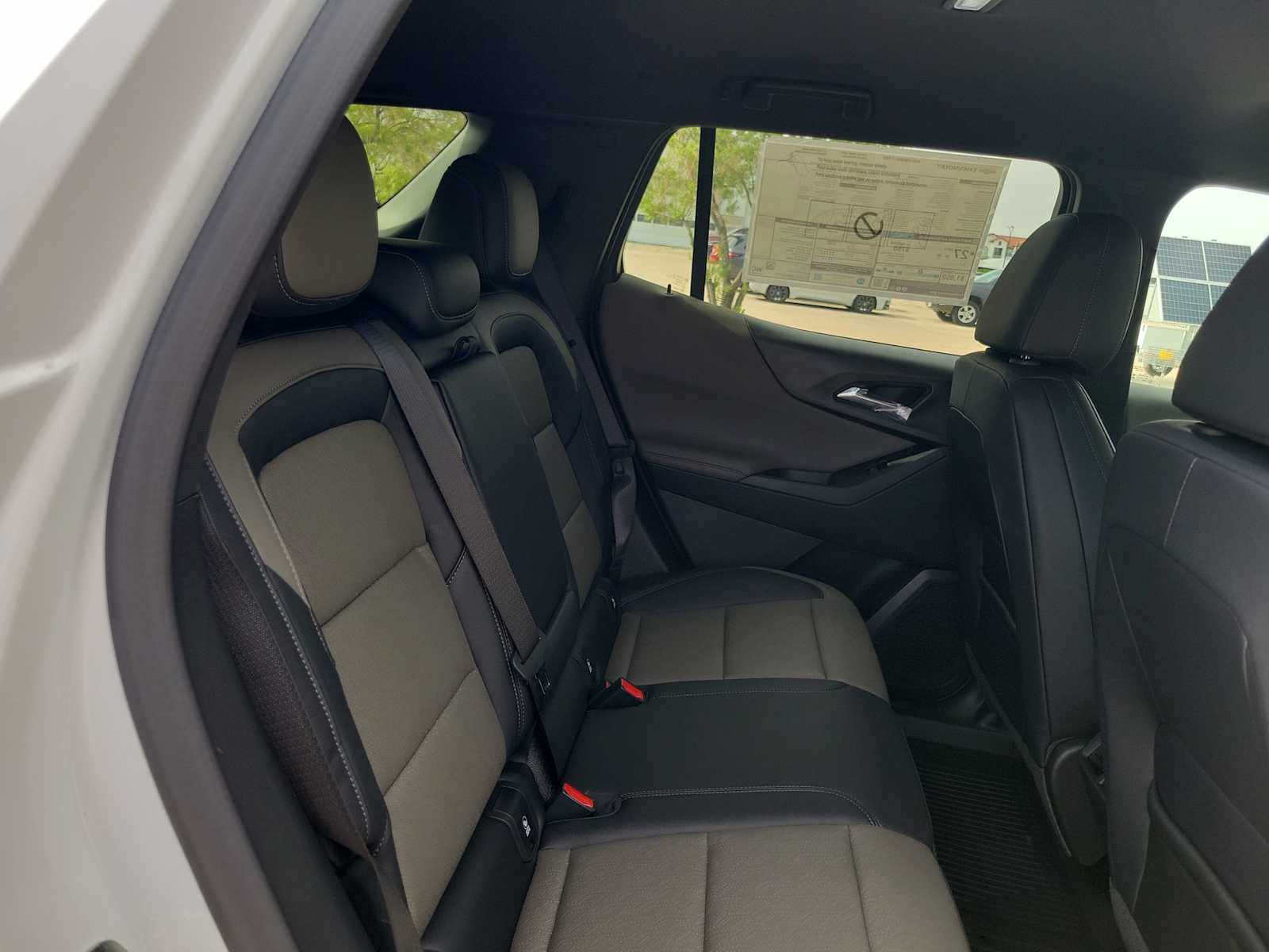 Thumbnail: 2026 Chevrolet Equinox - 17