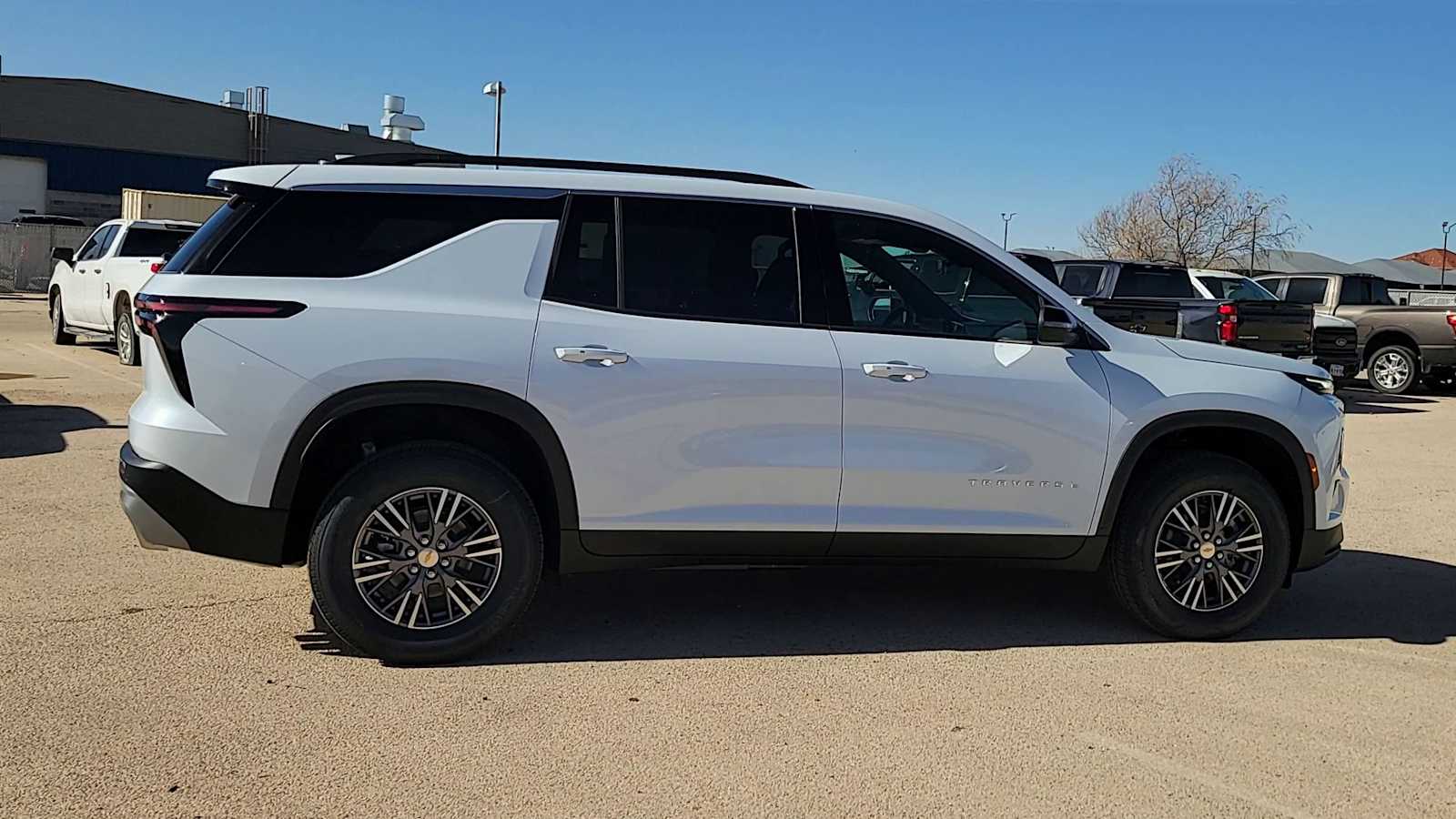 Thumbnail: 2026 Chevrolet Traverse - 2