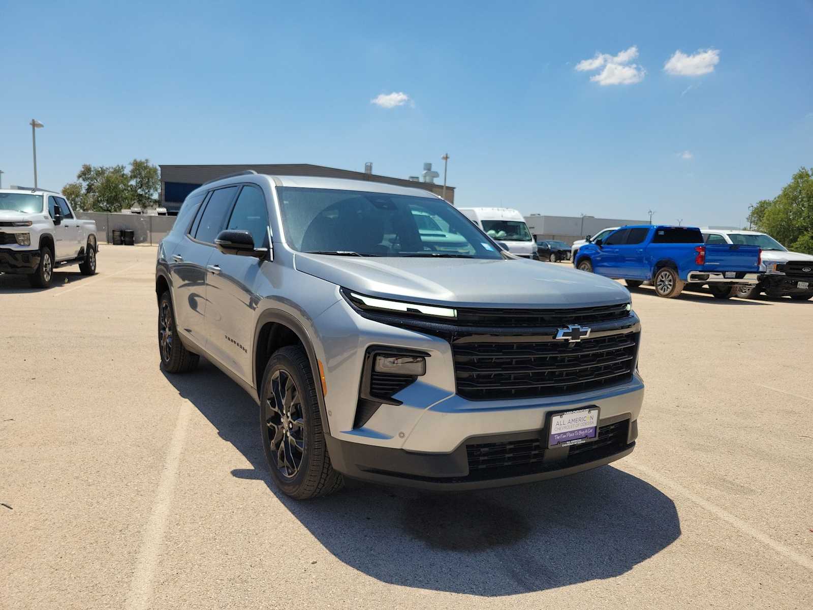 Thumbnail: 2026 Chevrolet Traverse - 2