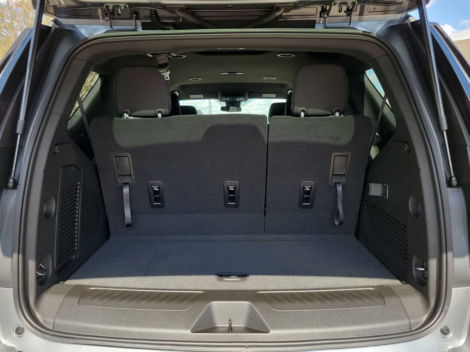 Thumbnail: 2026 Chevrolet Tahoe - 19