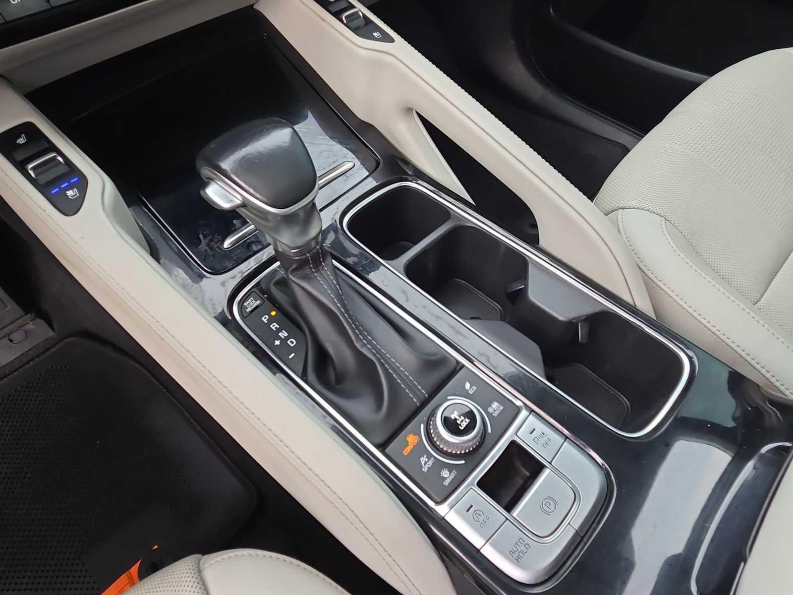 Thumbnail: 2022 Kia Telluride - 17