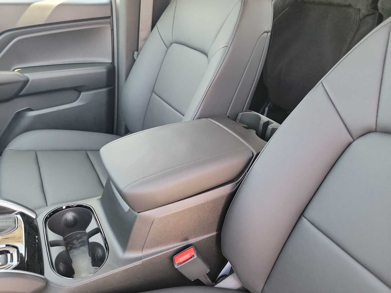 Thumbnail: 2026 Chevrolet Colorado - 16