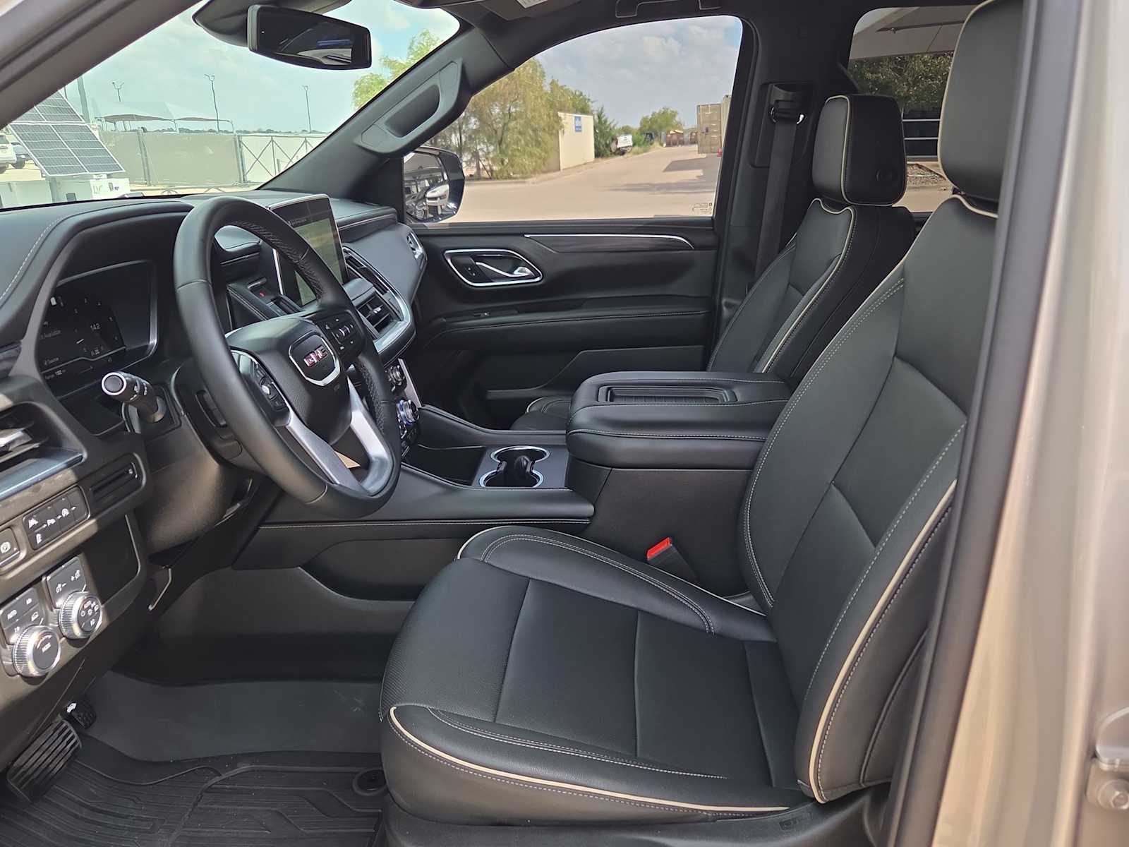 Thumbnail: 2023 GMC Yukon XL - 13