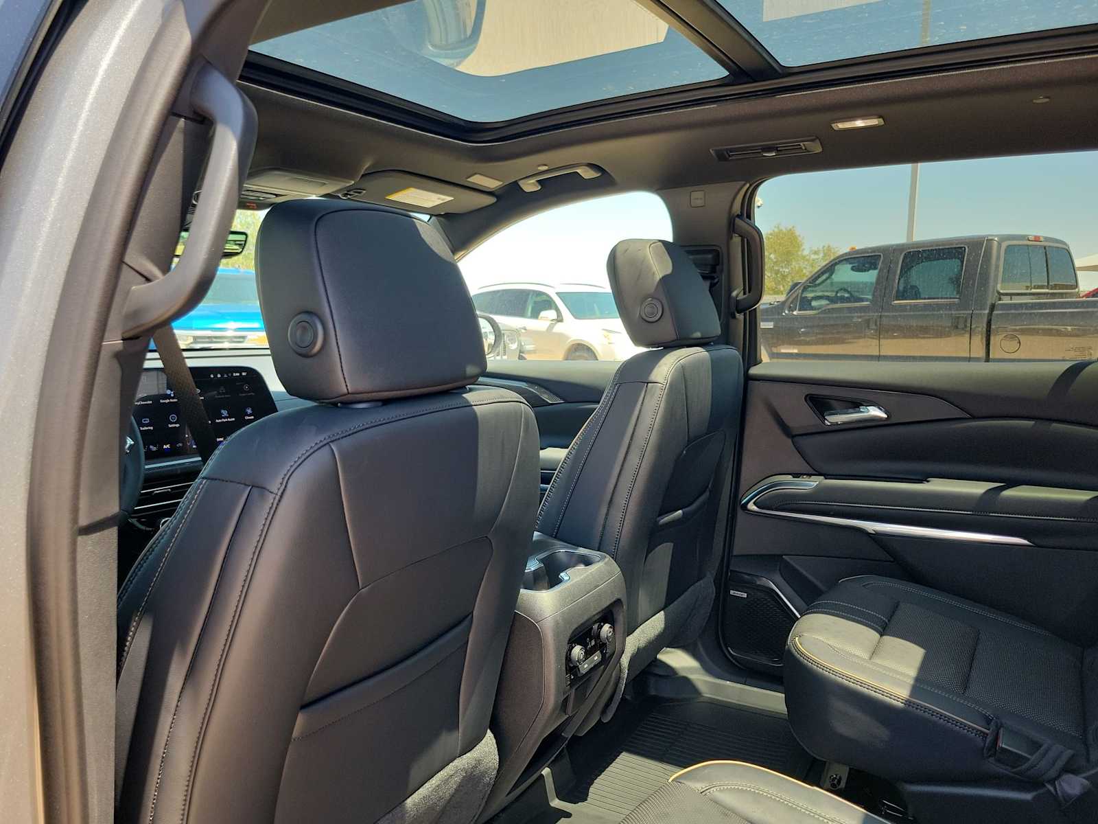 Thumbnail: 2026 Chevrolet Traverse - 16
