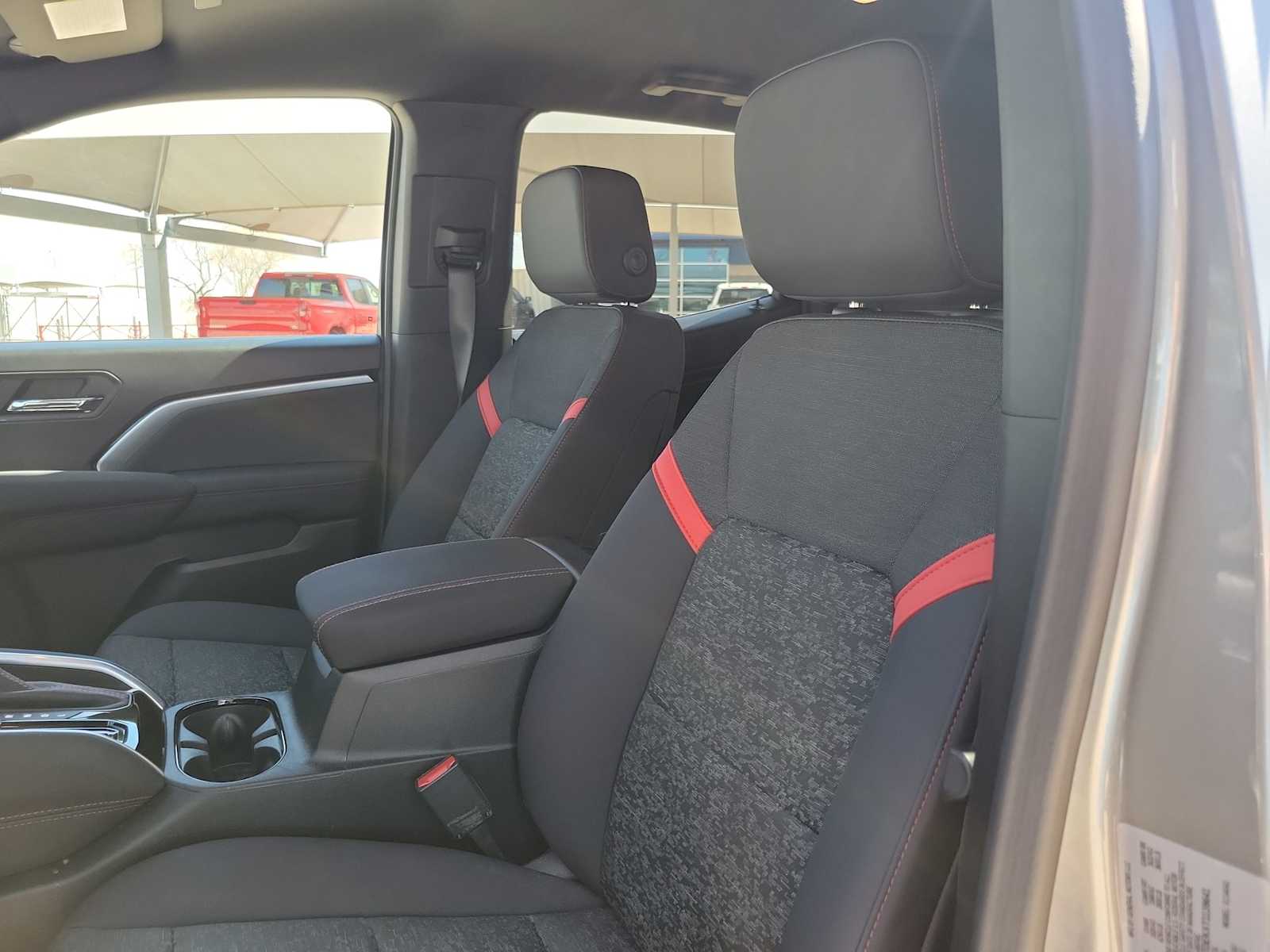 Thumbnail: 2026 Chevrolet Colorado - 15