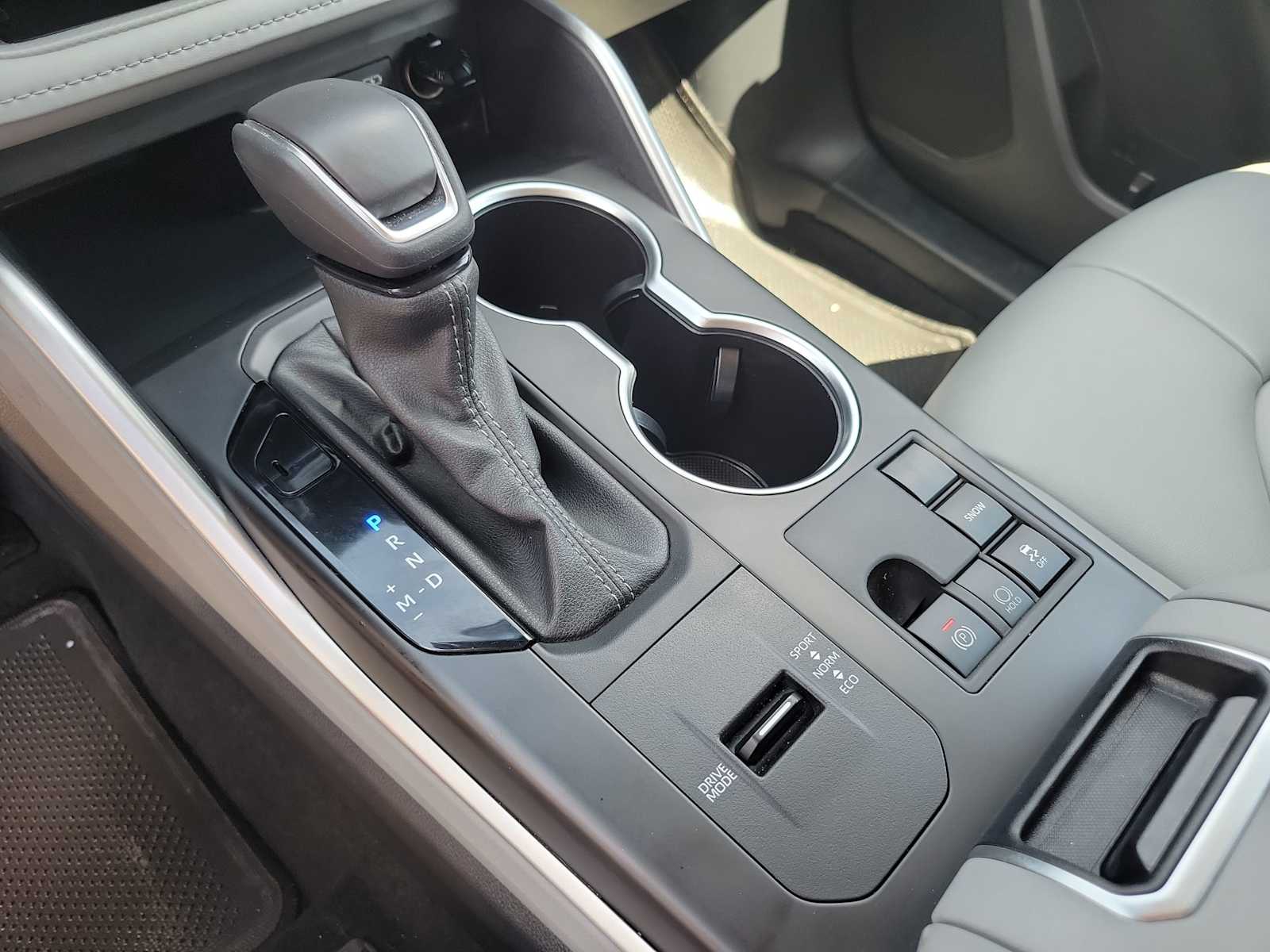 Thumbnail: 2024 Toyota Highlander - 17