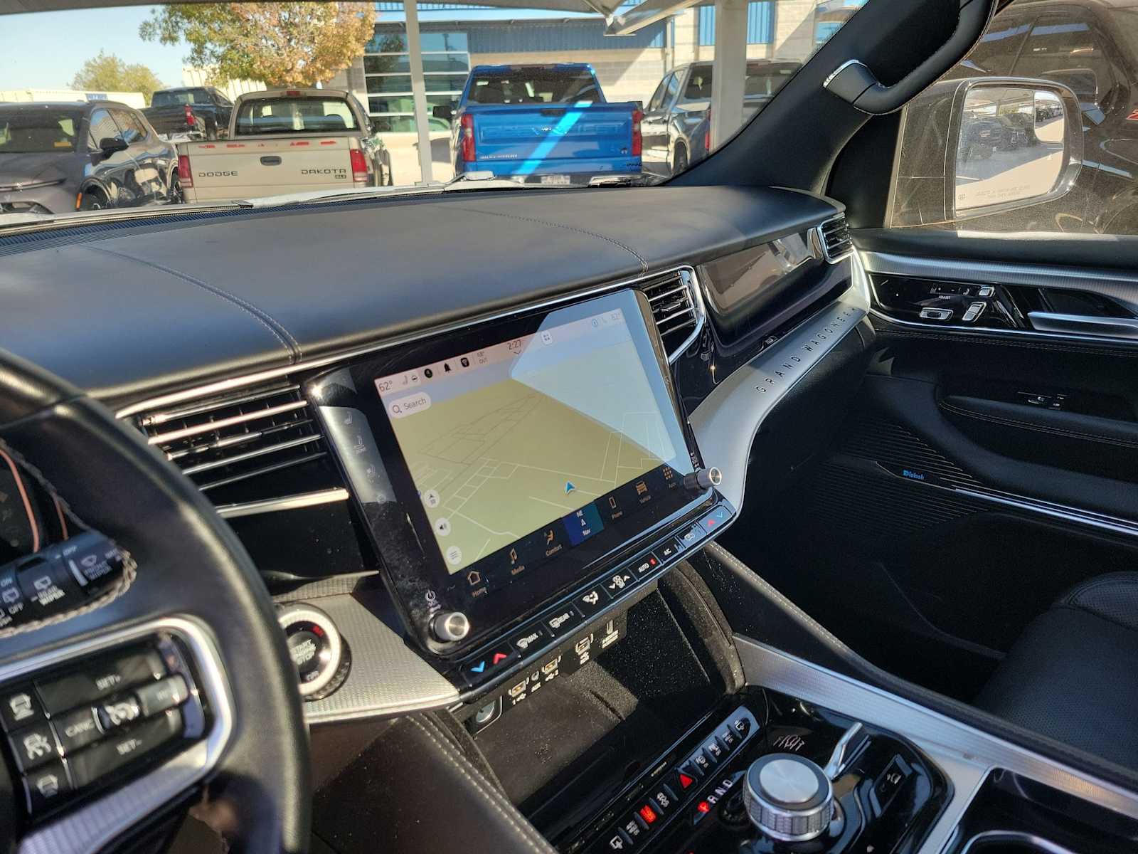 Thumbnail: 2023 Jeep Grand Wagoneer - 20