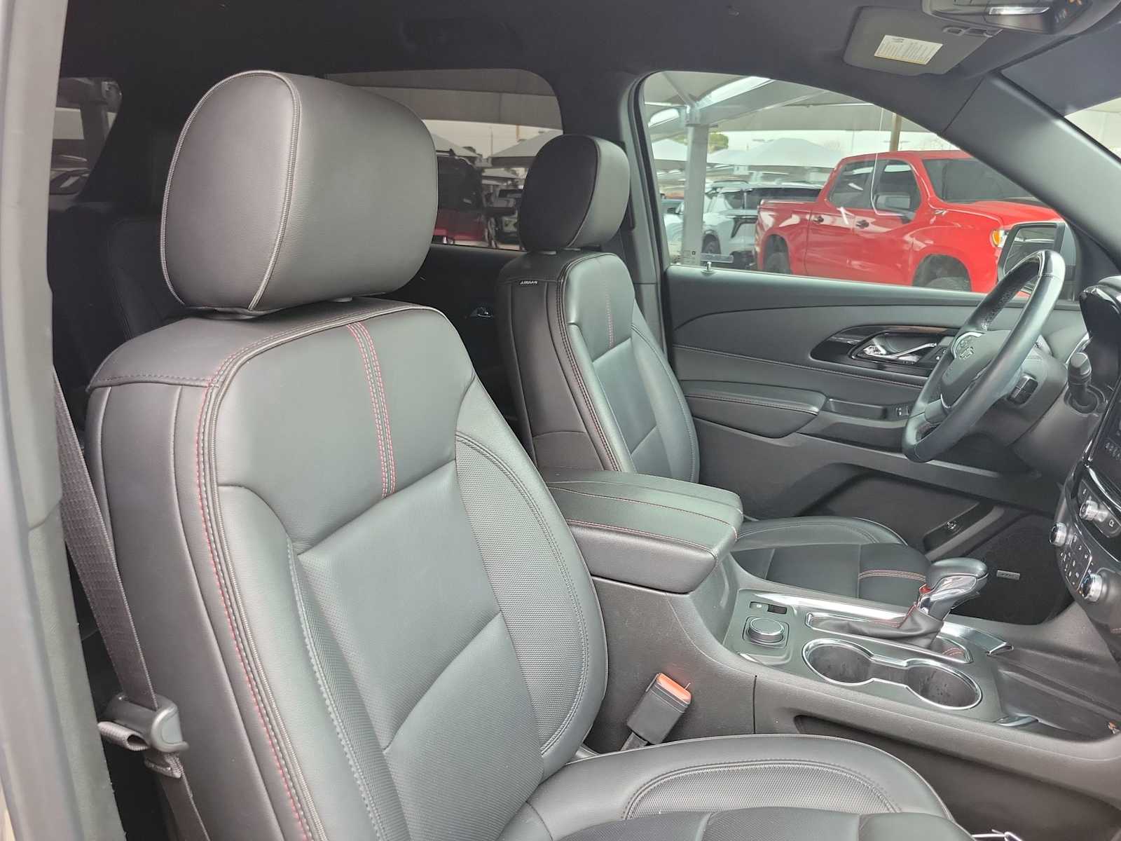 Thumbnail: 2023 Chevrolet Traverse - 10