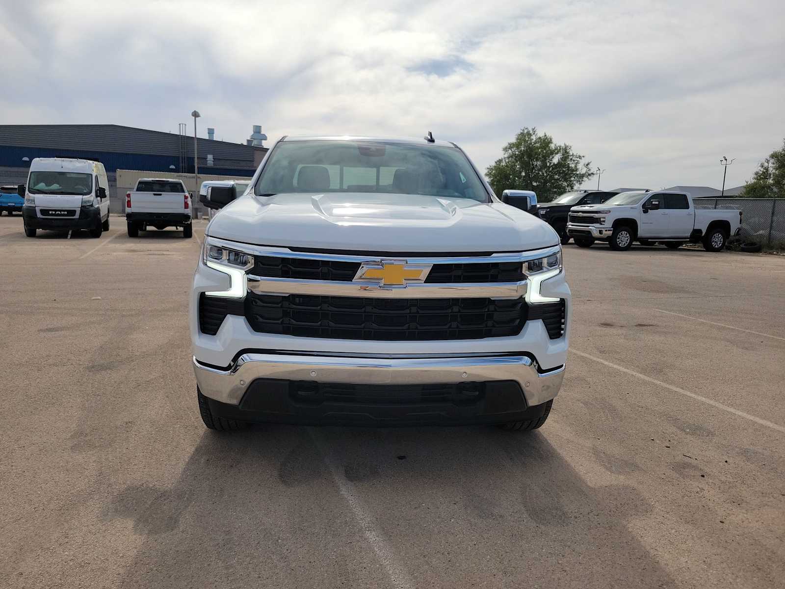 Thumbnail: 2026 Chevrolet Silverado 1500 - 3