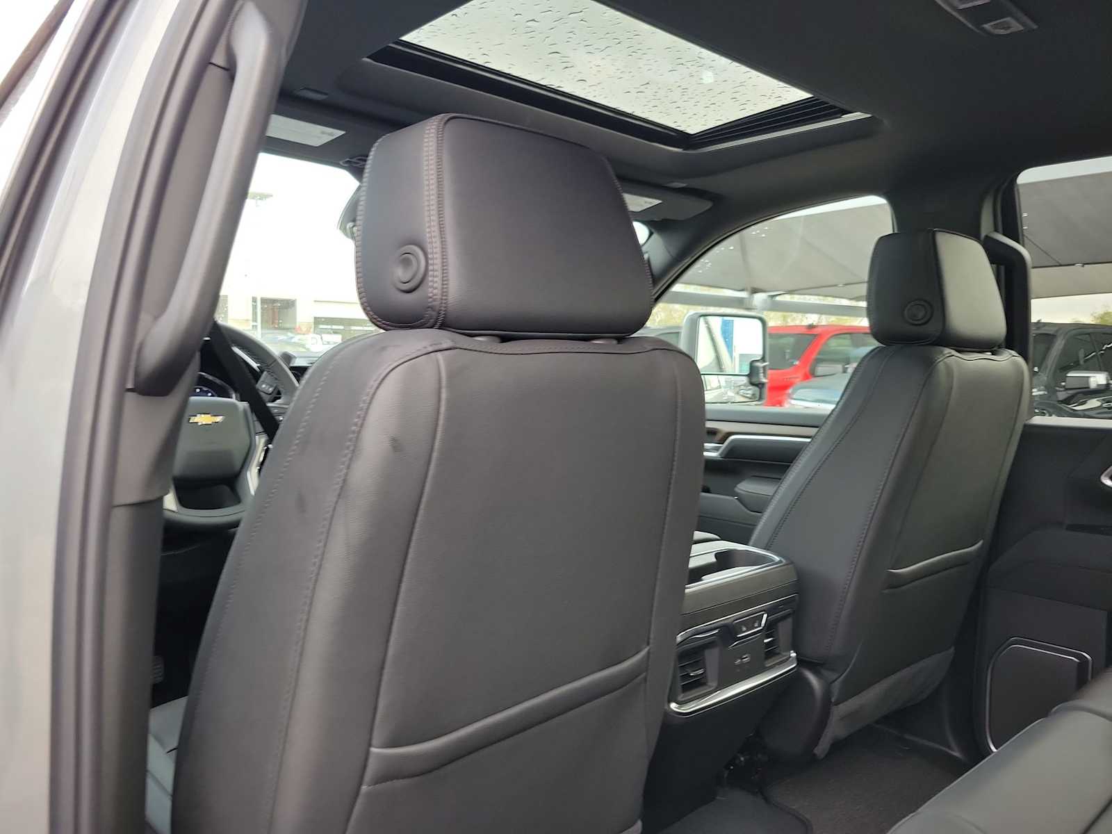 Thumbnail: 2026 Chevrolet Silverado 3500 - 12