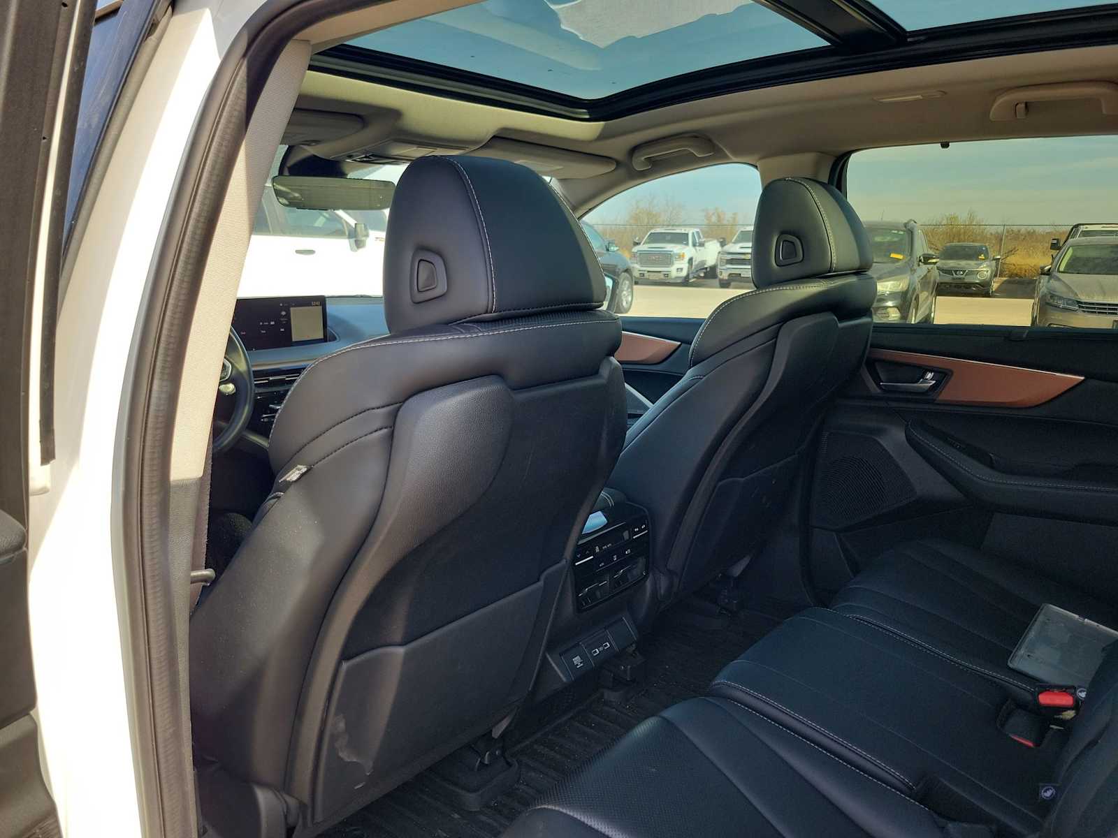 Thumbnail: 2022 Acura MDX - 12