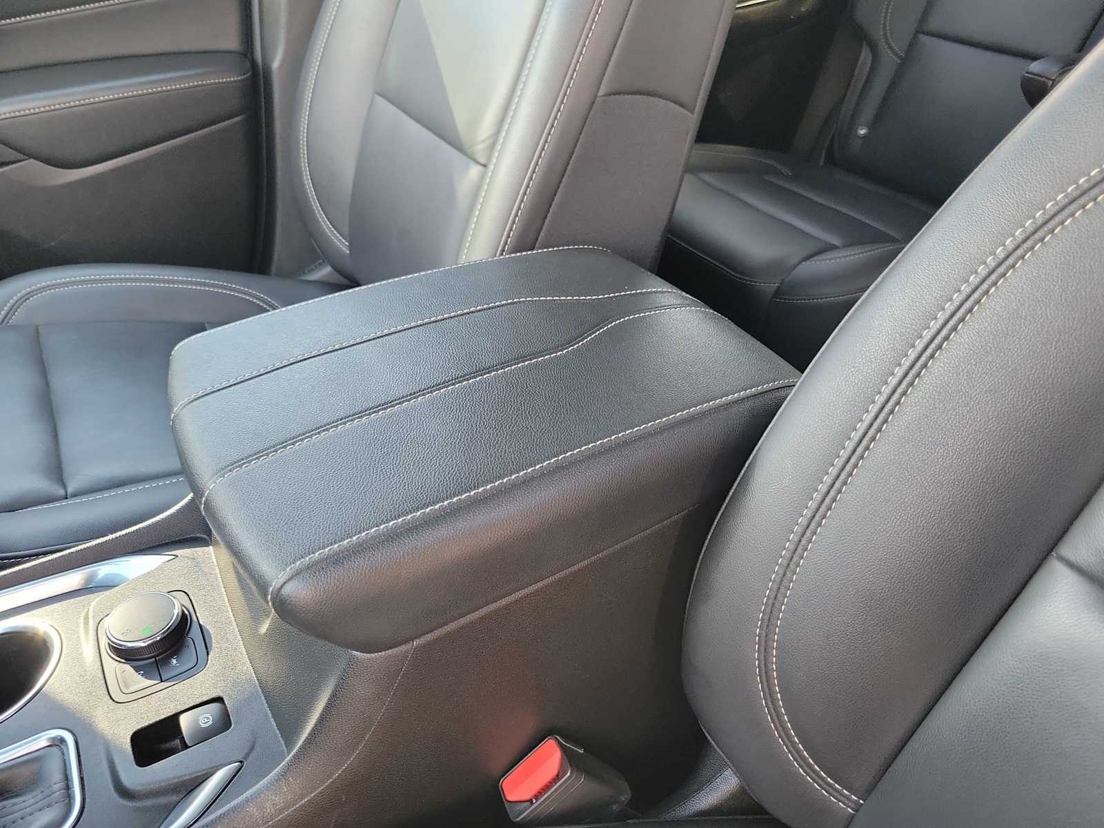 Thumbnail: 2023 Chevrolet Traverse - 16