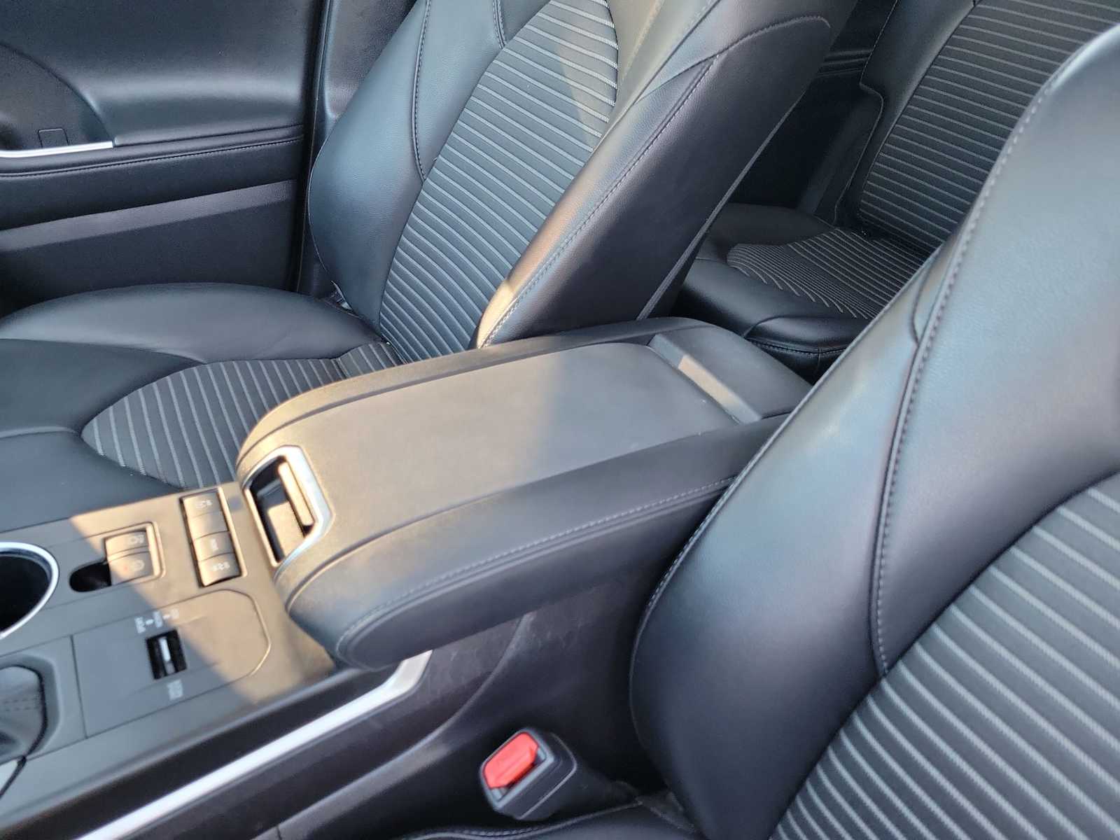 Thumbnail: 2021 Toyota Highlander - 16