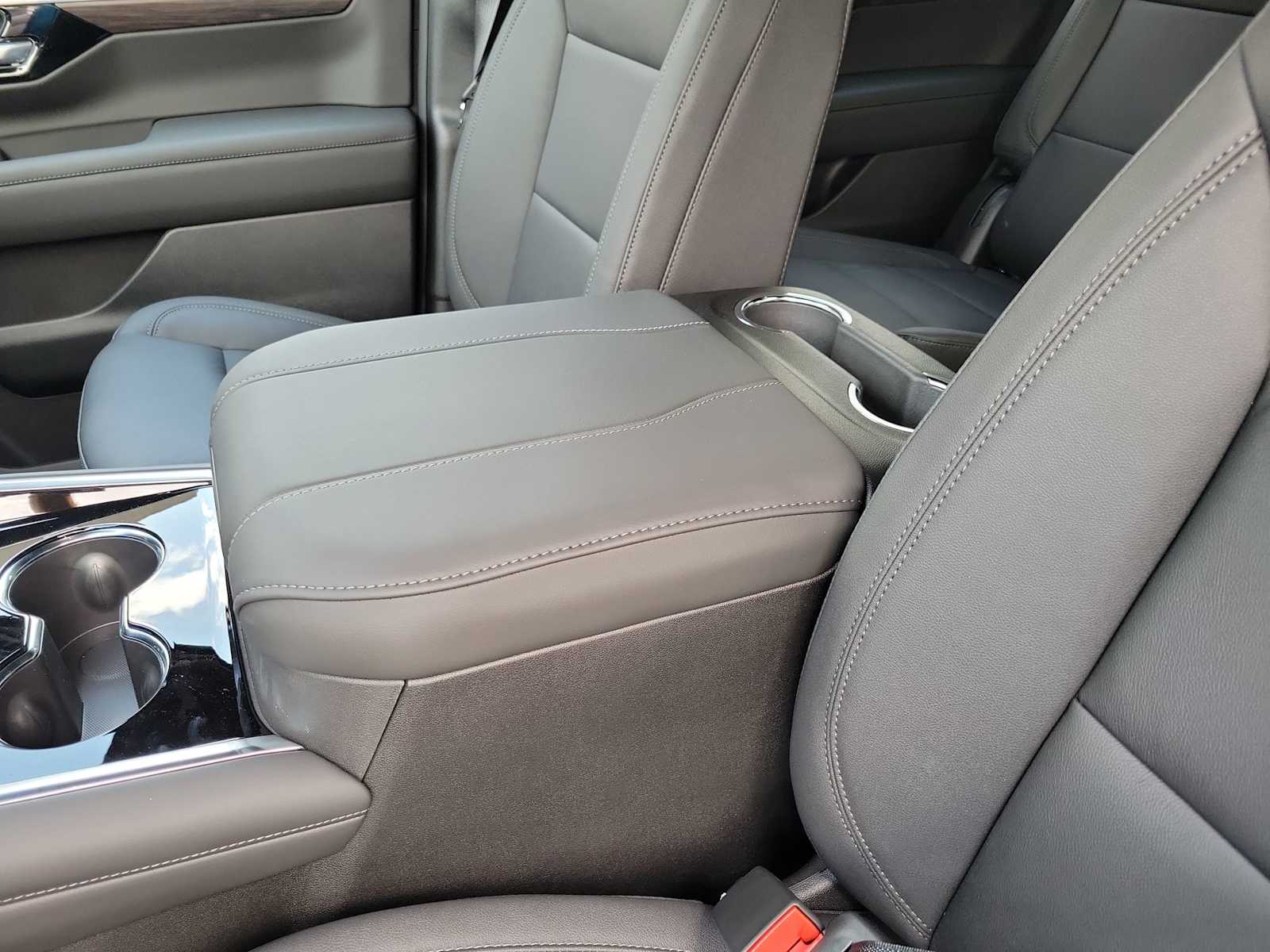 Thumbnail: 2026 Chevrolet Tahoe - 16