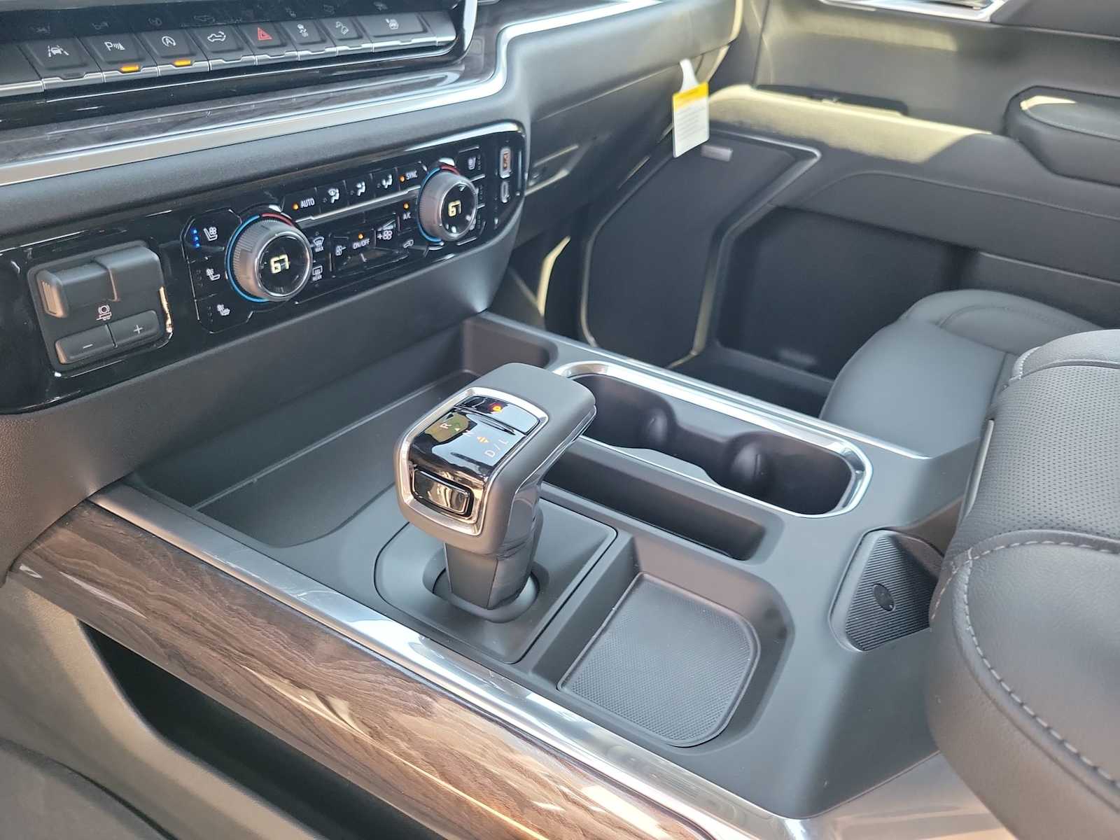 Thumbnail: 2026 Chevrolet Silverado 1500 - 21
