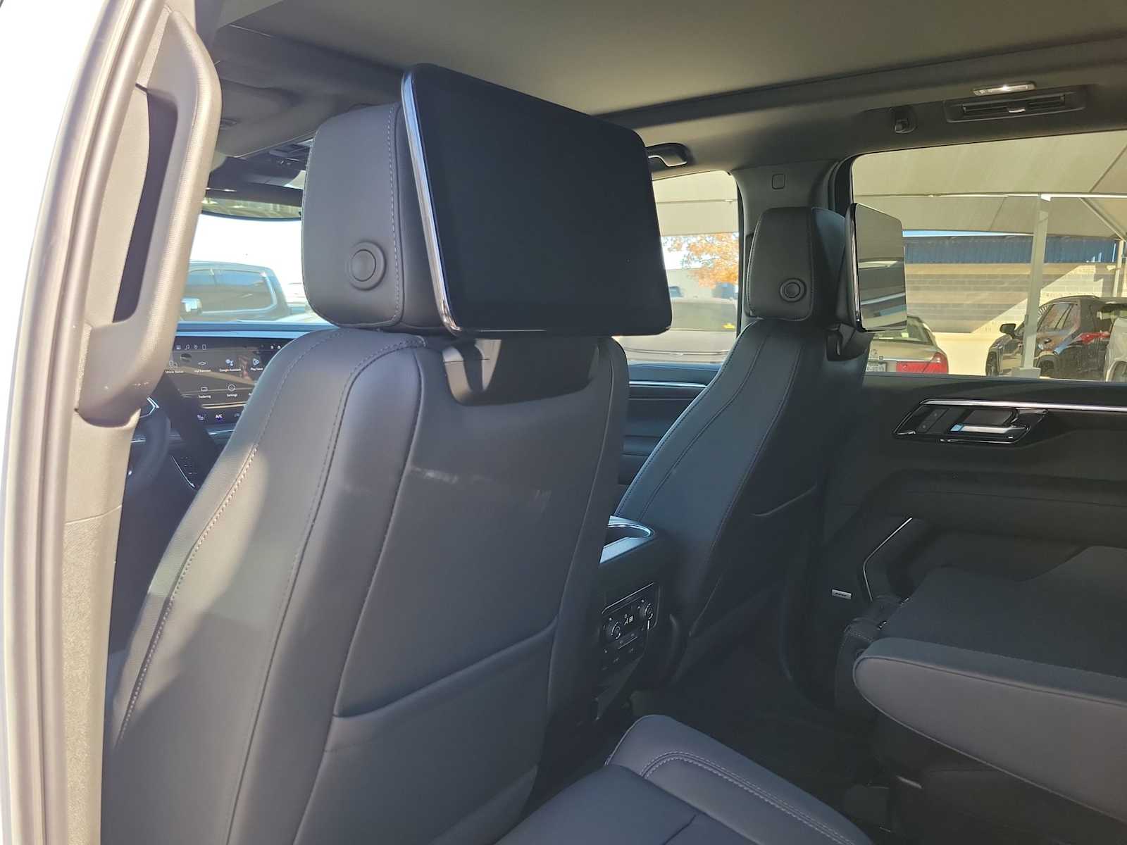 Thumbnail: 2026 Chevrolet Tahoe - 12