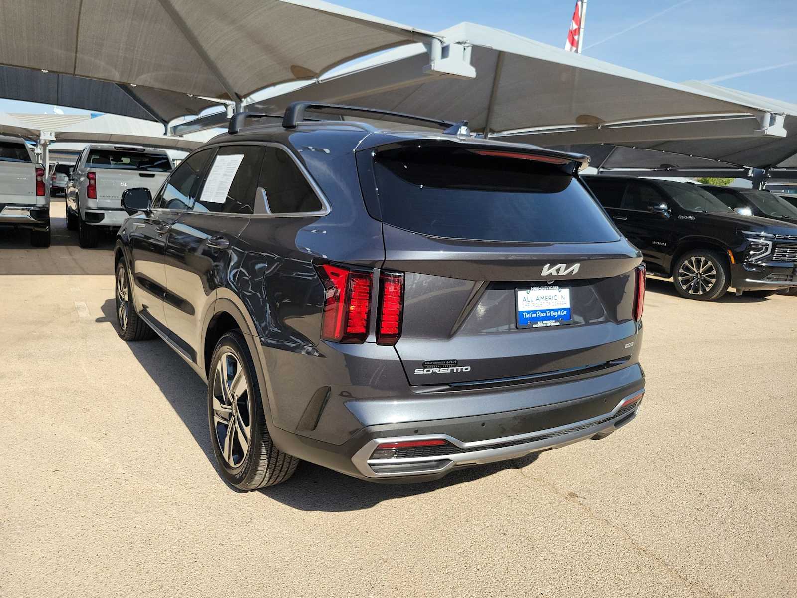 Thumbnail: 2023 Kia Sorento - 4