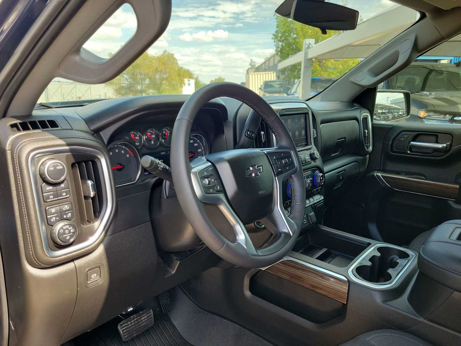 Thumbnail: 2022 Chevrolet Silverado 1500 - 2