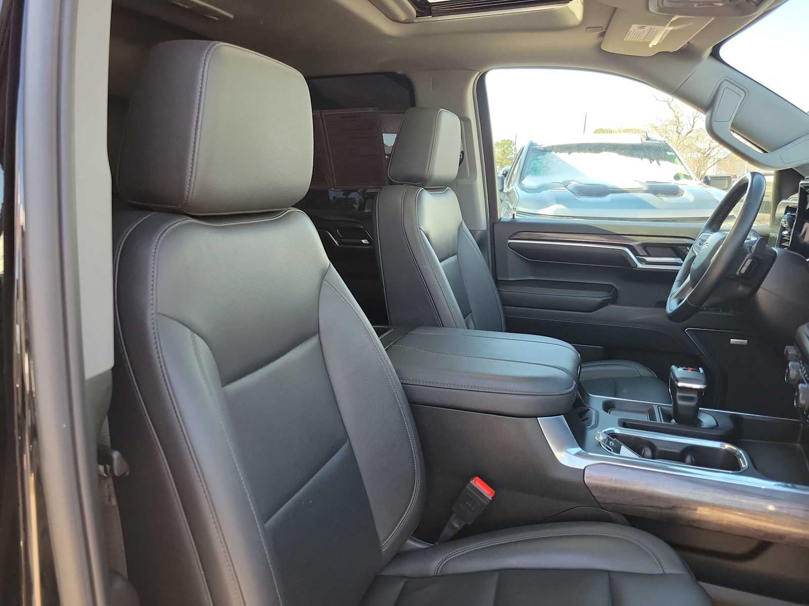 Thumbnail: 2024 Chevrolet Silverado 1500 - 14