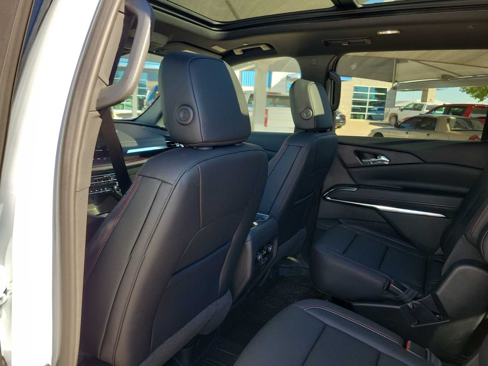 Thumbnail: 2026 Chevrolet Traverse - 12