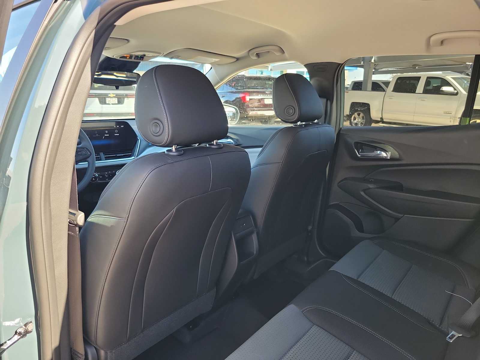 Thumbnail: 2026 Chevrolet Trax - 8