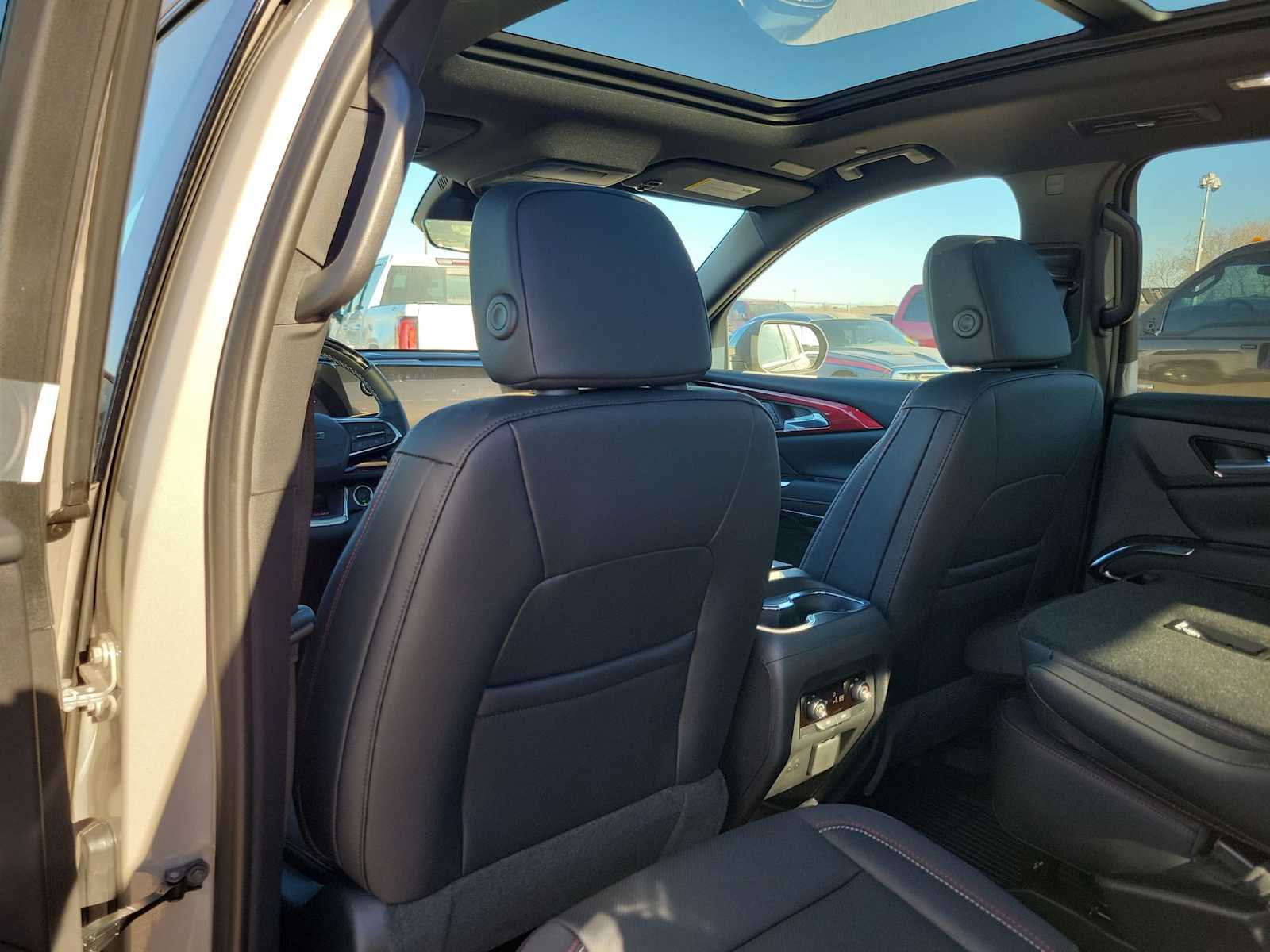 Thumbnail: 2026 Chevrolet Traverse - 8