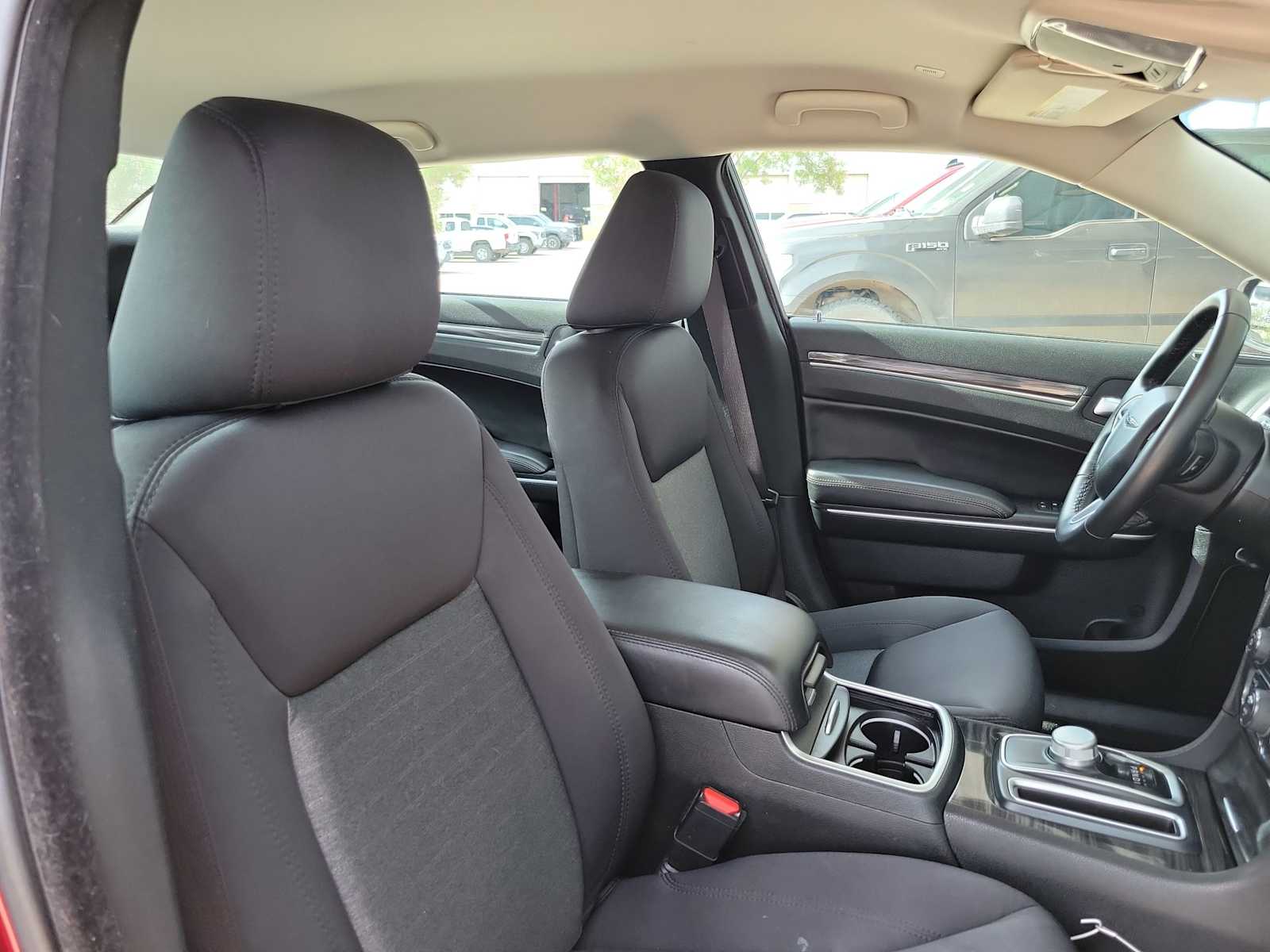 Thumbnail: 2021 Chrysler 300 - 18