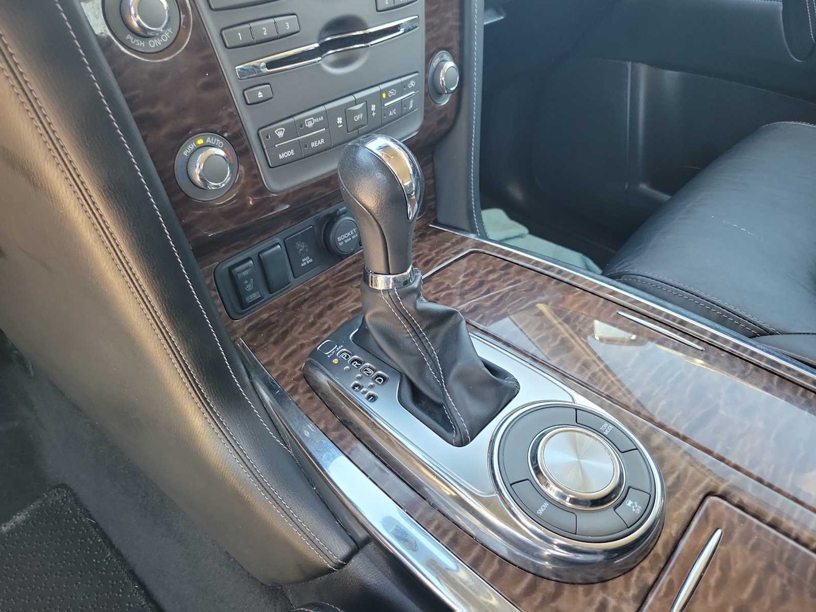 Thumbnail: 2020 Nissan Armada - 17