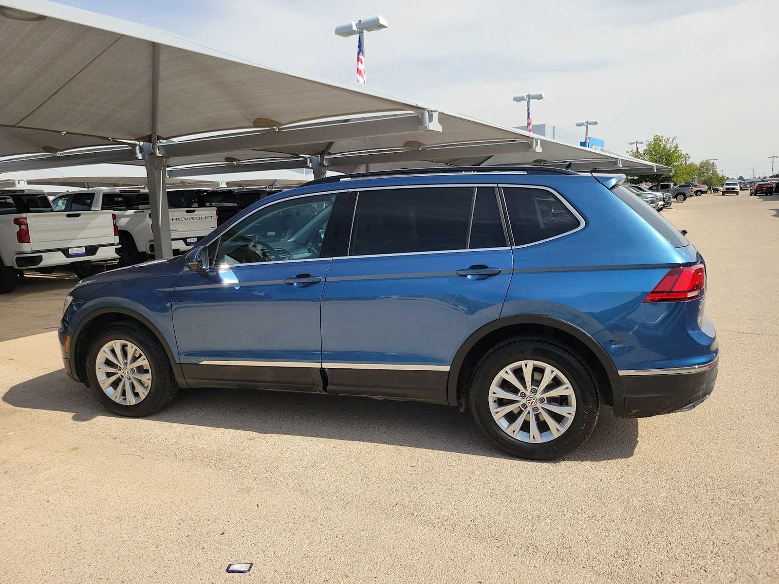 Thumbnail: 2018 Volkswagen Tiguan - 3