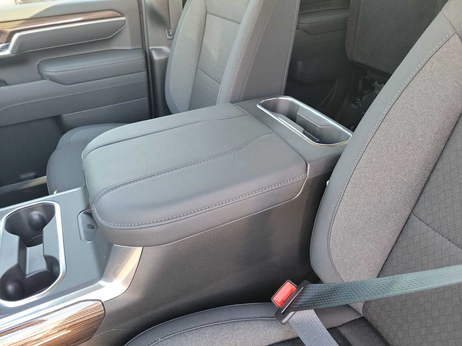 Thumbnail: 2026 Chevrolet Silverado 2500 - 16