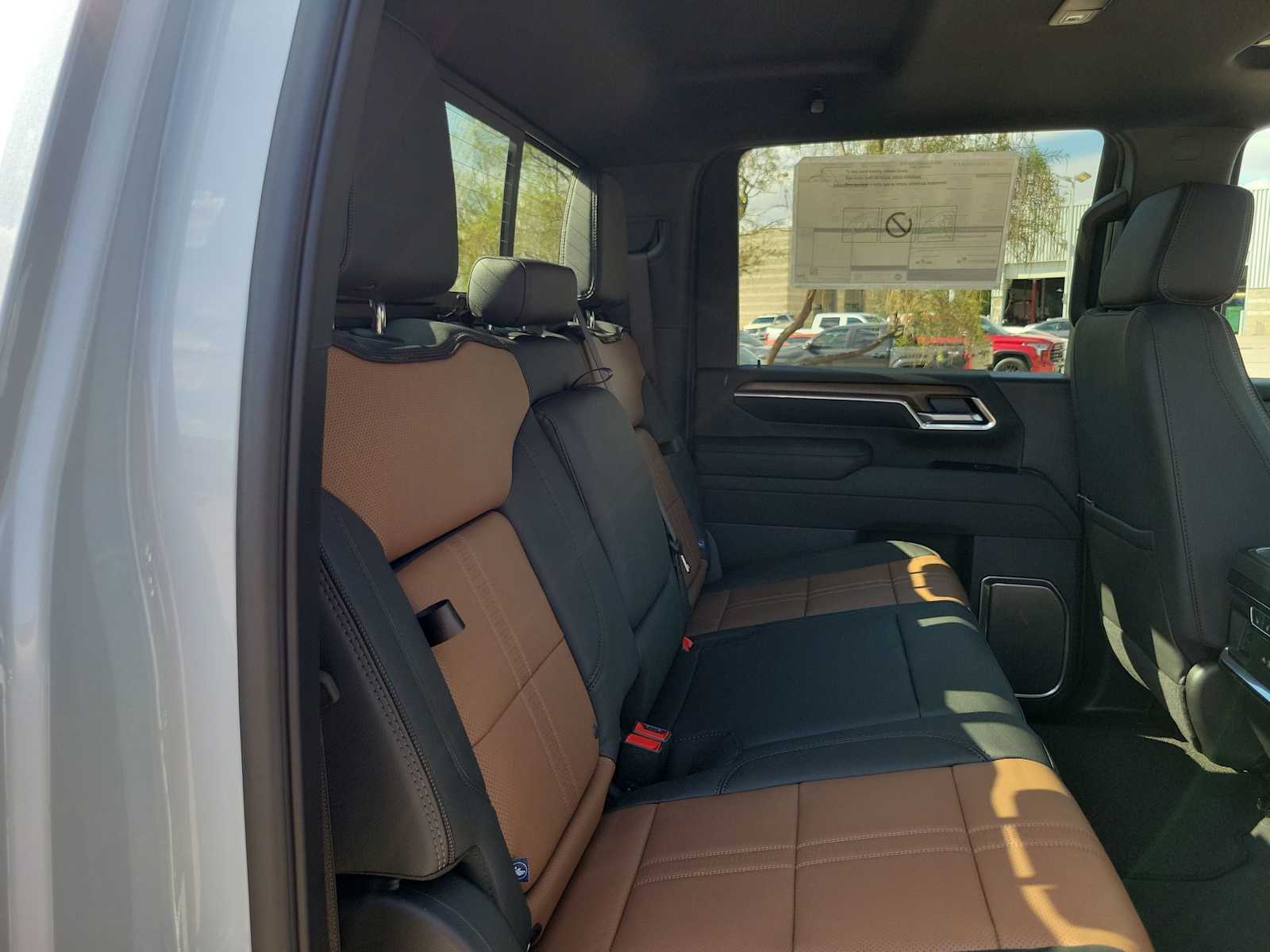 Thumbnail: 2026 Chevrolet Silverado 3500 - 13