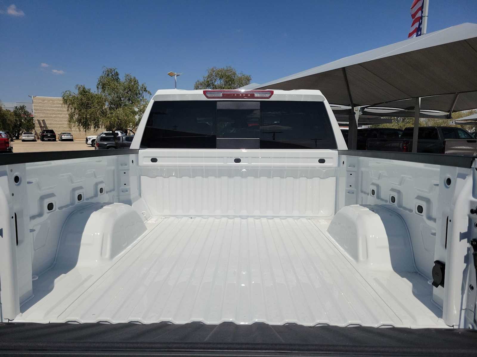 Thumbnail: 2026 Chevrolet Silverado 1500 - 19