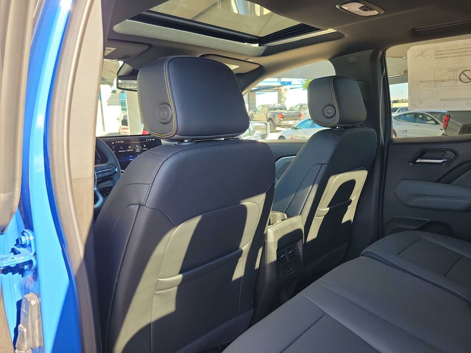 Thumbnail: 2026 Chevrolet Colorado - 12