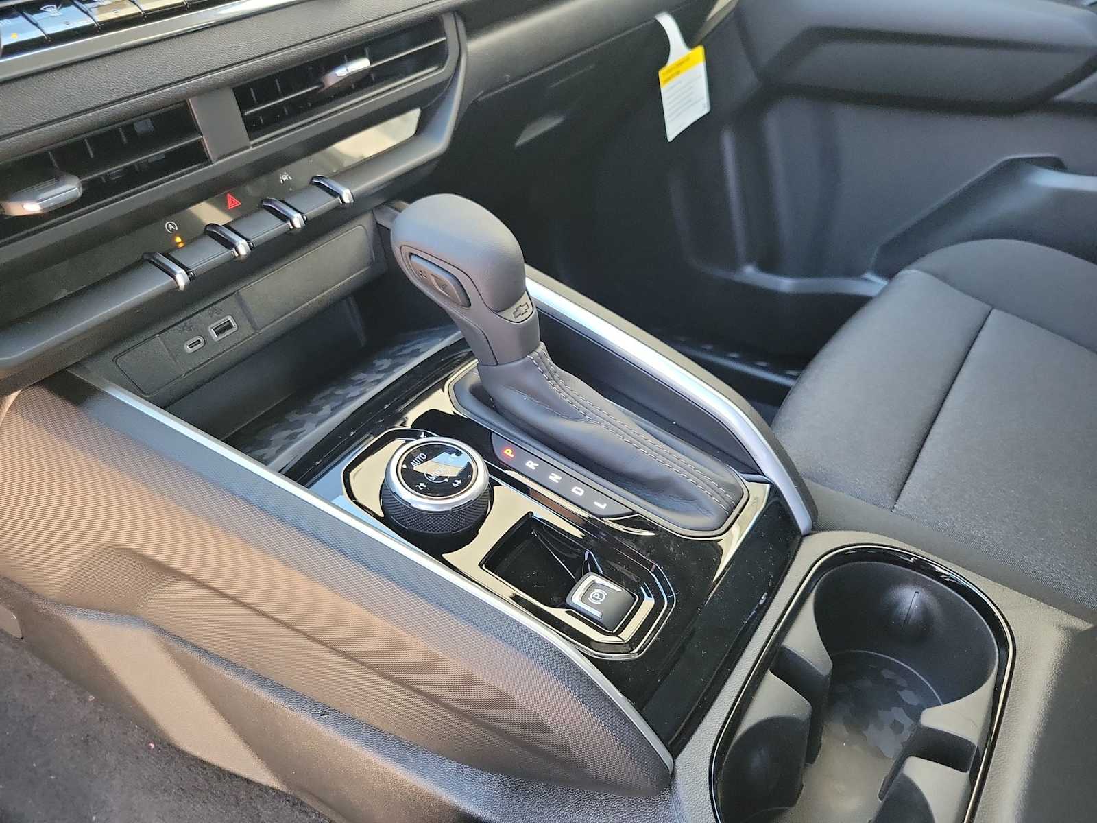 Thumbnail: 2026 Chevrolet Colorado - 17