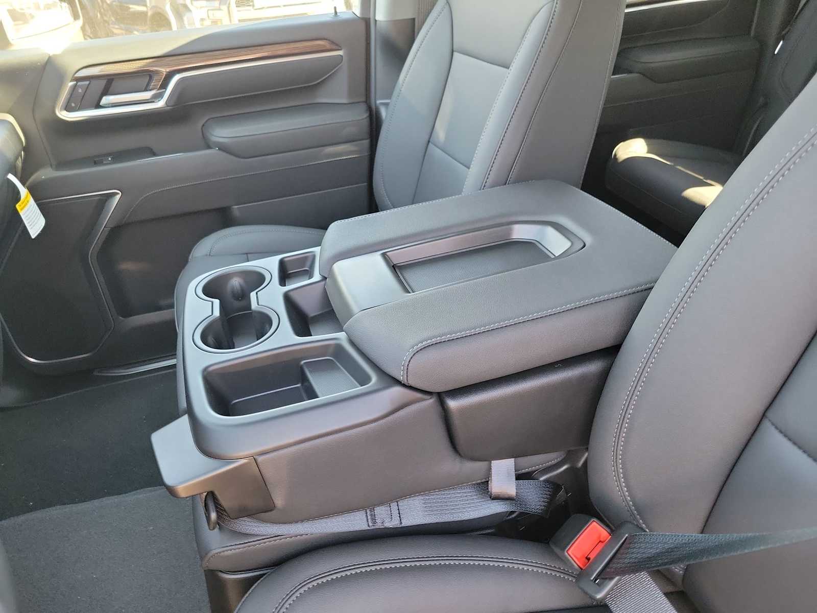 Thumbnail: 2026 Chevrolet Silverado 2500 - 16