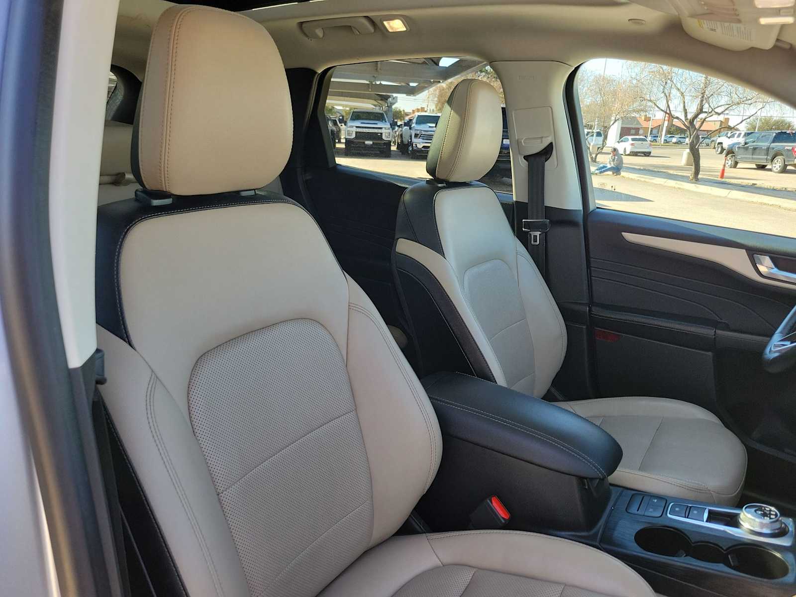 Thumbnail: 2022 Ford Escape - 14