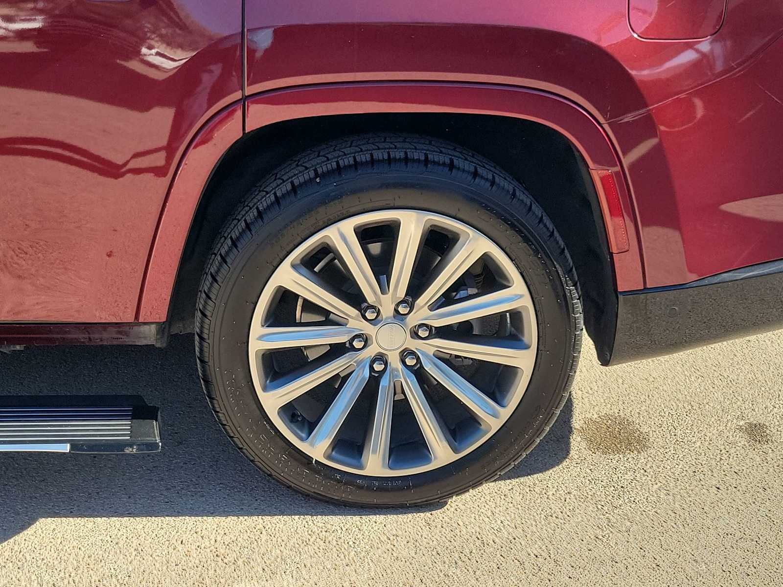 Thumbnail: 2023 Jeep Grand Wagoneer - 8