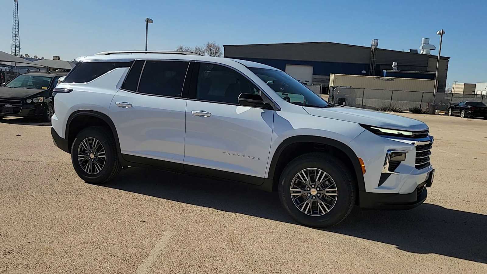 Thumbnail: 2026 Chevrolet Traverse - 3