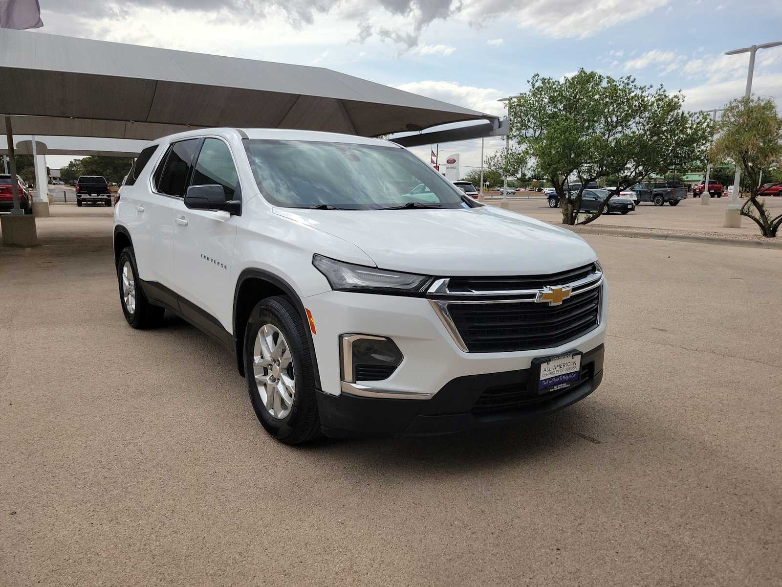 Thumbnail: 2022 Chevrolet Traverse - 2