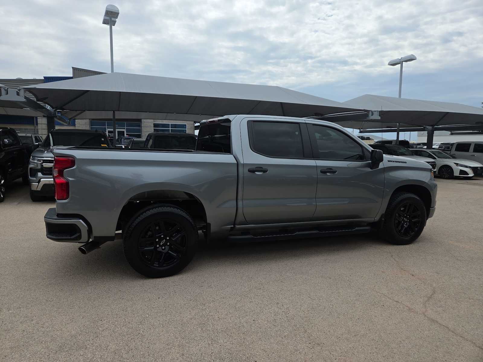 Thumbnail: 2026 Chevrolet Silverado 1500 - 9