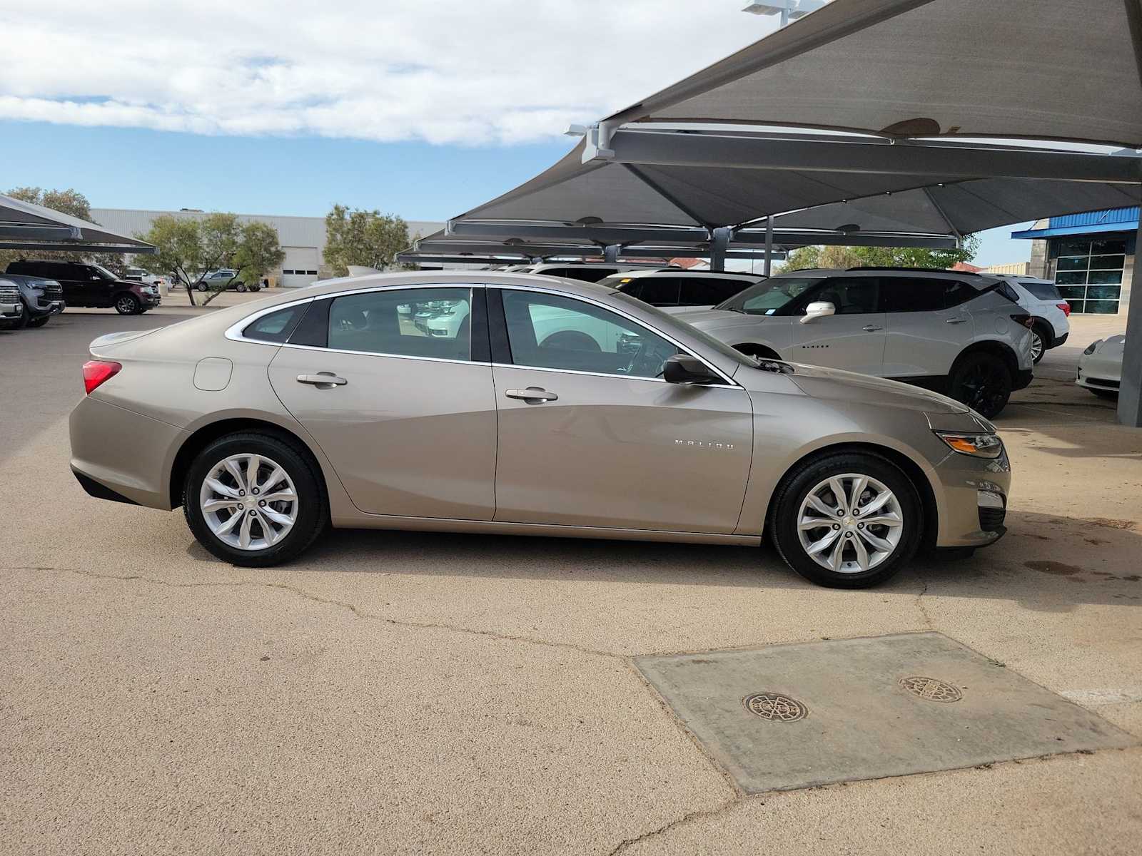 Thumbnail: 2024 Chevrolet Malibu - 9