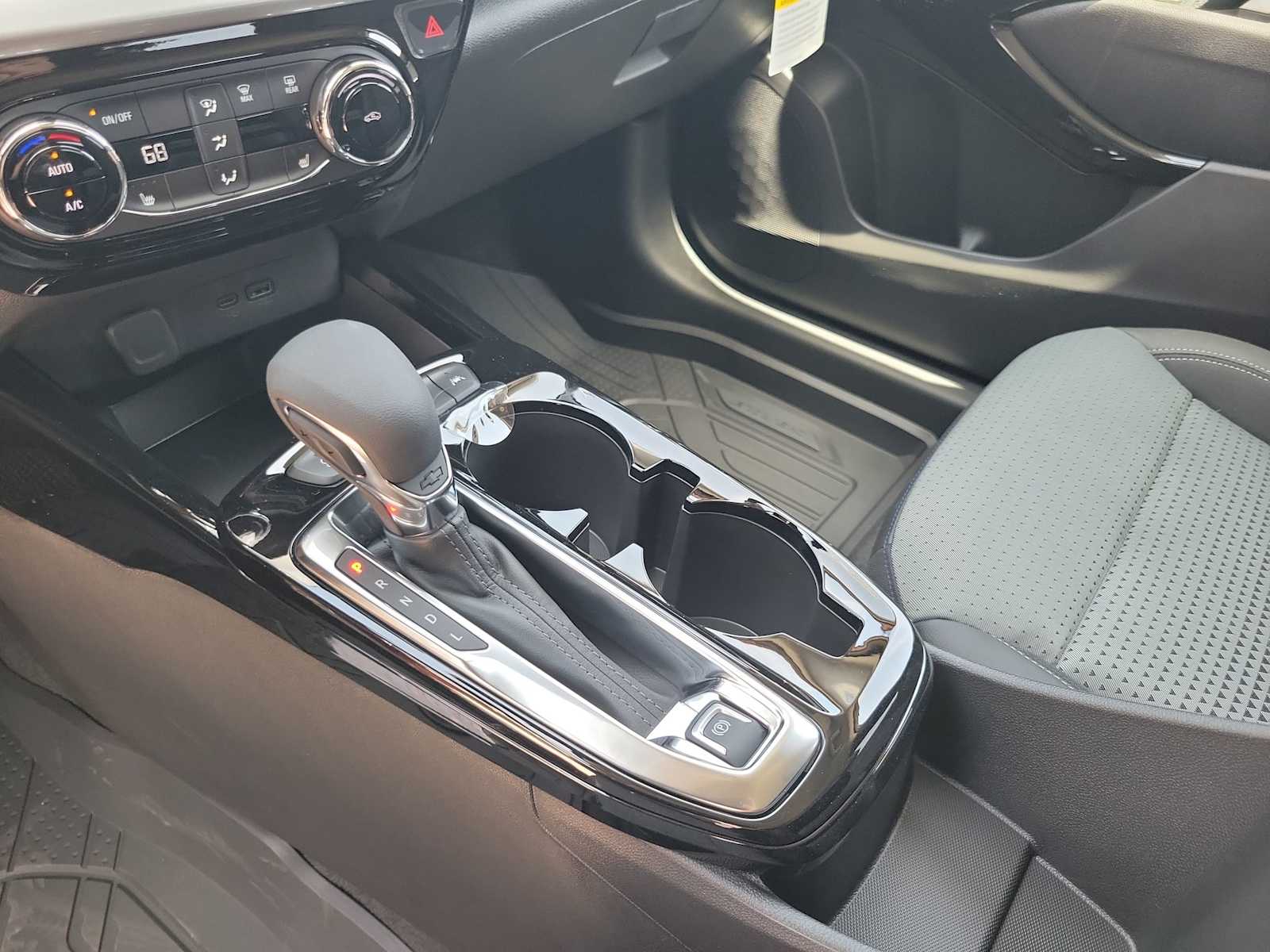 Thumbnail: 2026 Chevrolet Trax - 21