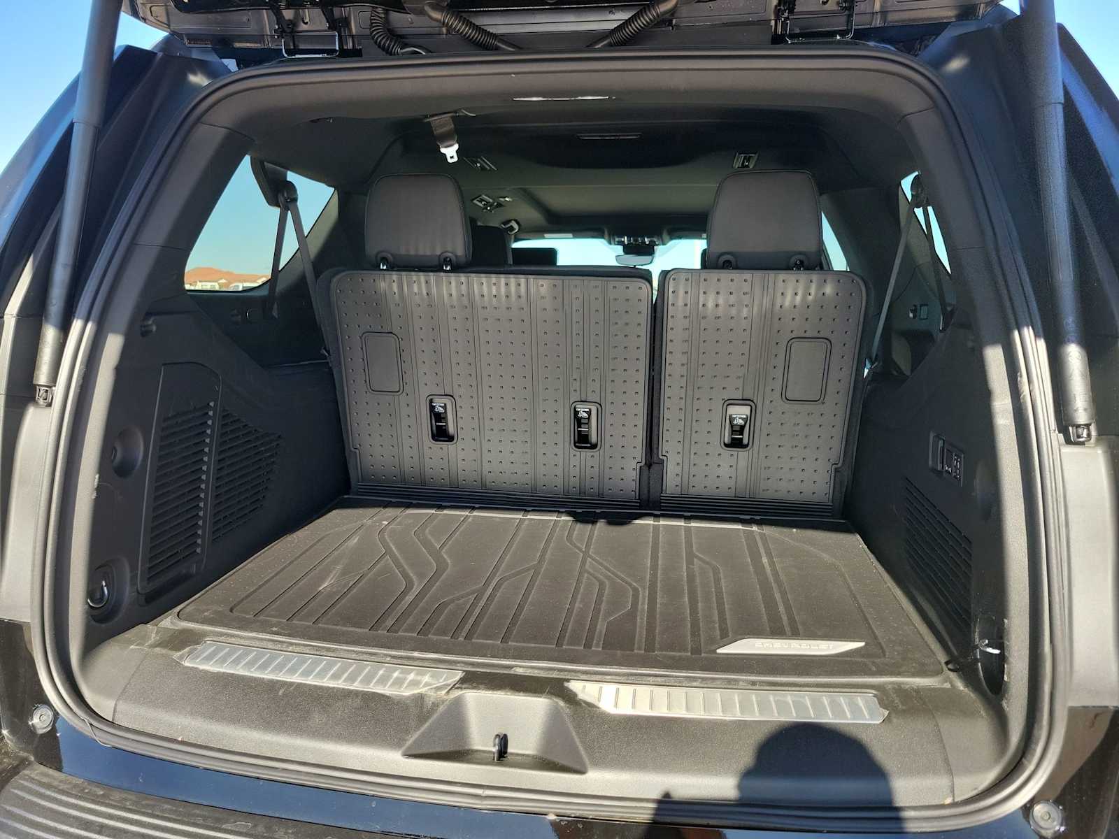 Thumbnail: 2026 Chevrolet Suburban - 19