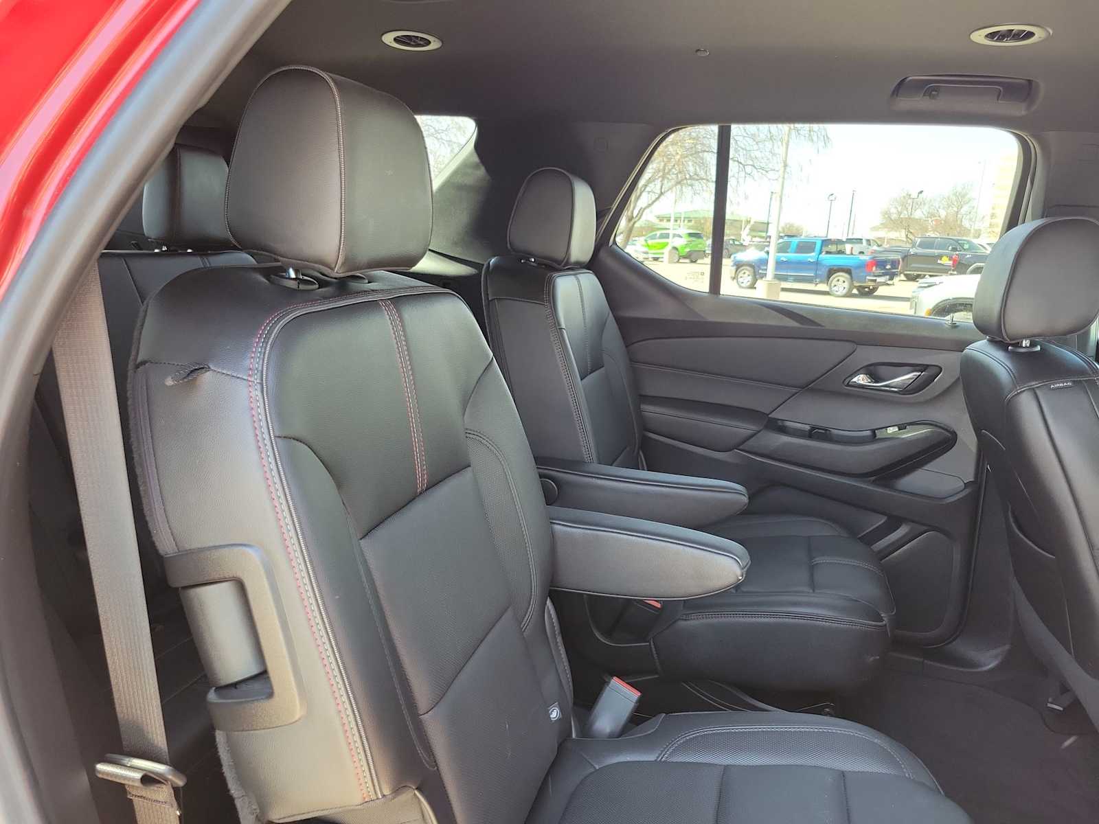 Thumbnail: 2023 Chevrolet Traverse - 9