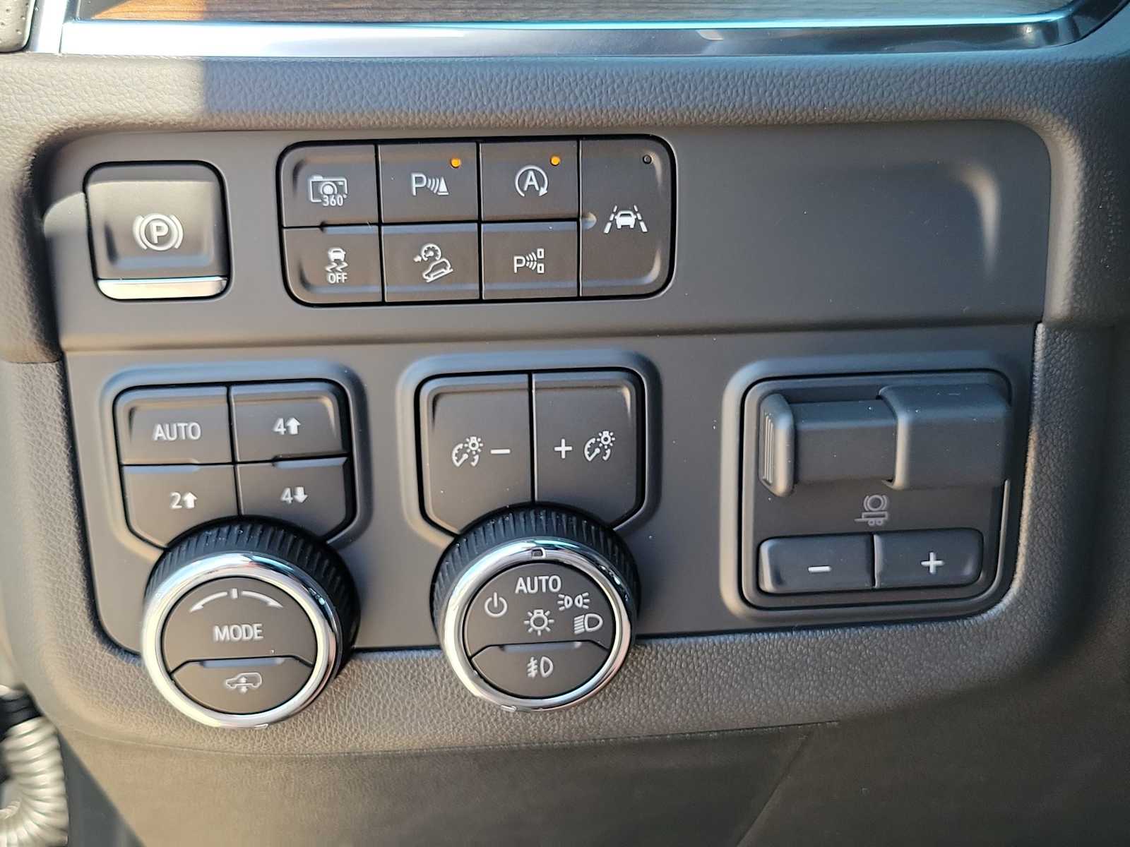 Thumbnail: 2025 Chevrolet Tahoe - 19